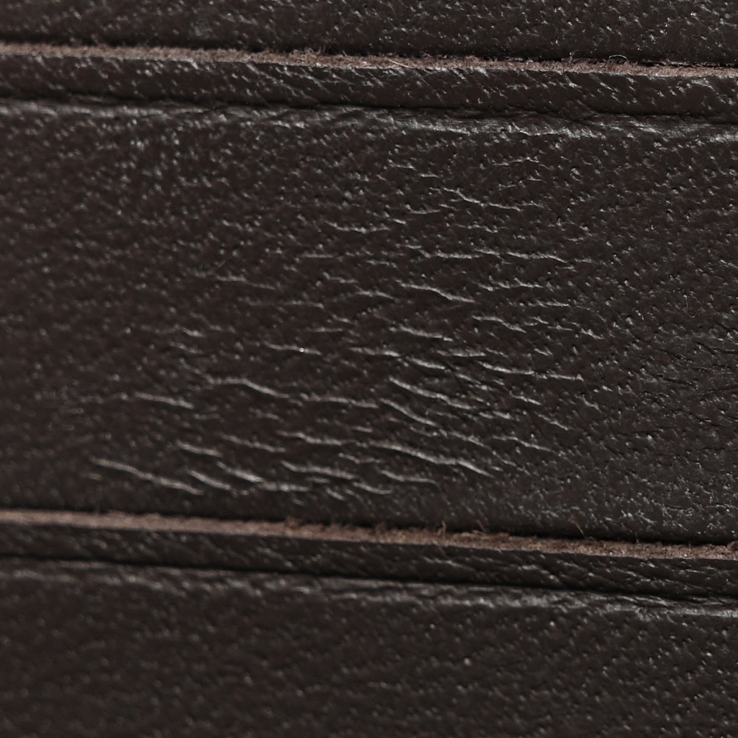 Taurillon Capucines Wallet Galet