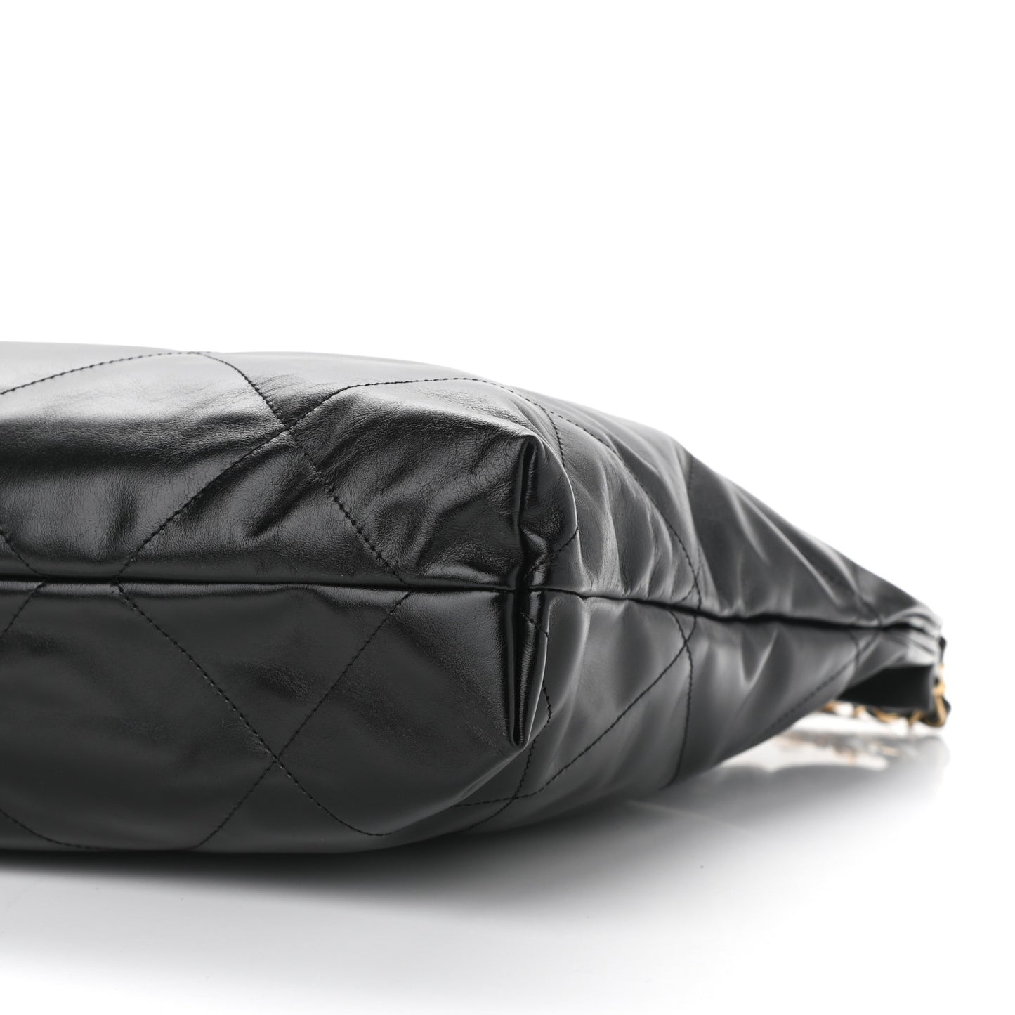 Shiny Calfskin Quilted Chanel 22 Black