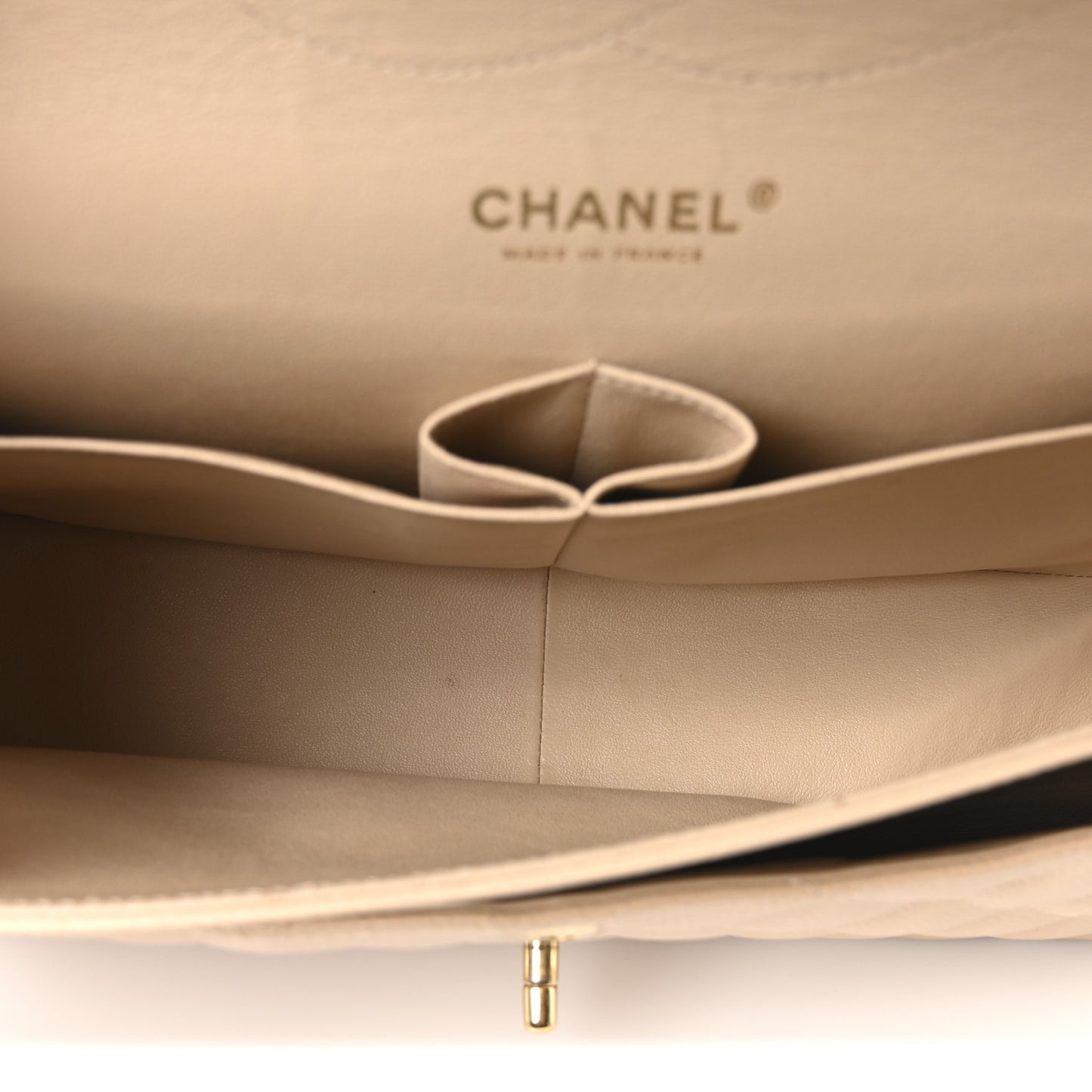 Caviar Quilted Jumbo Double Flap Beige Clair
