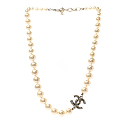 Chanel Pearl Crystal CC Short Necklace Gold Black 3 of 5