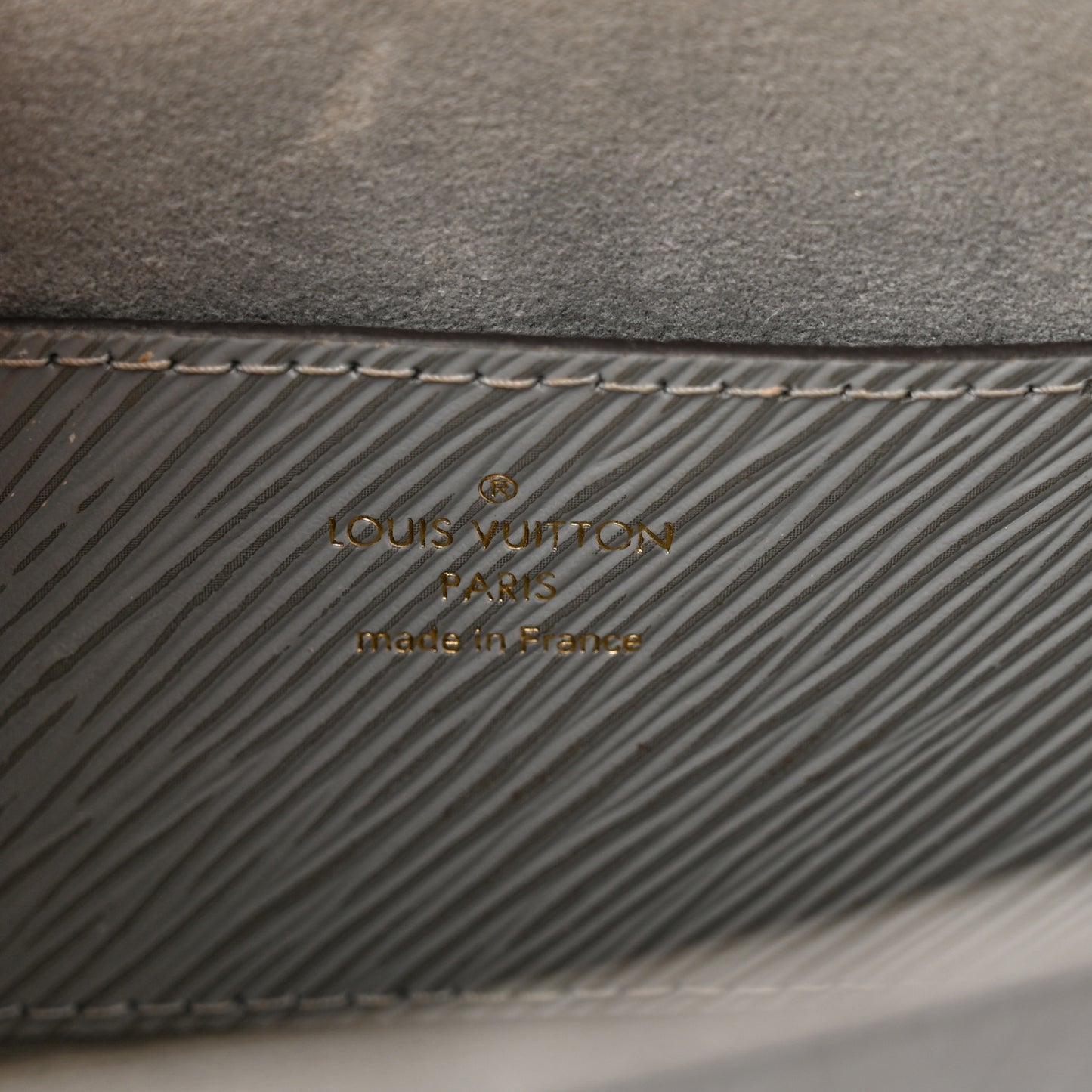 Epi Twist Shoulder Bag MM Gris Cloudy
