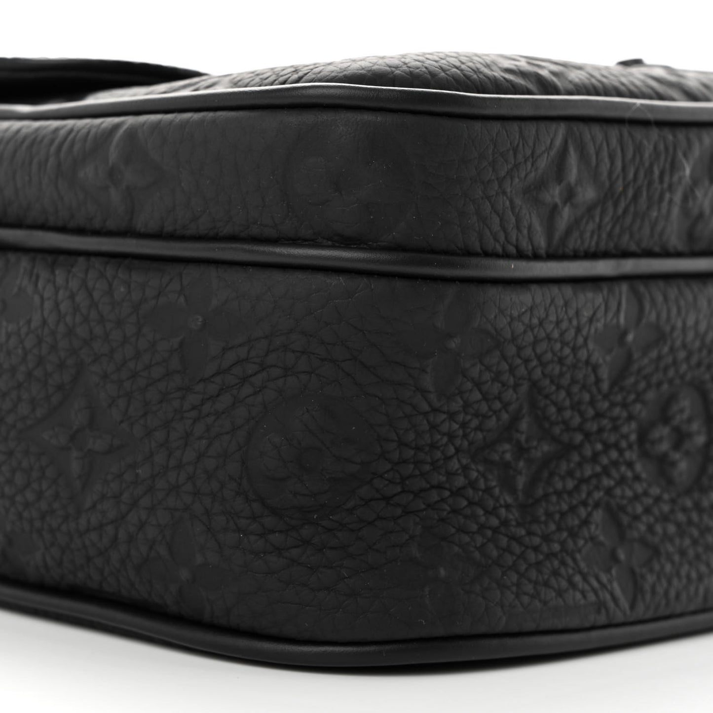 Taurillon Monogram S Lock Messenger Black