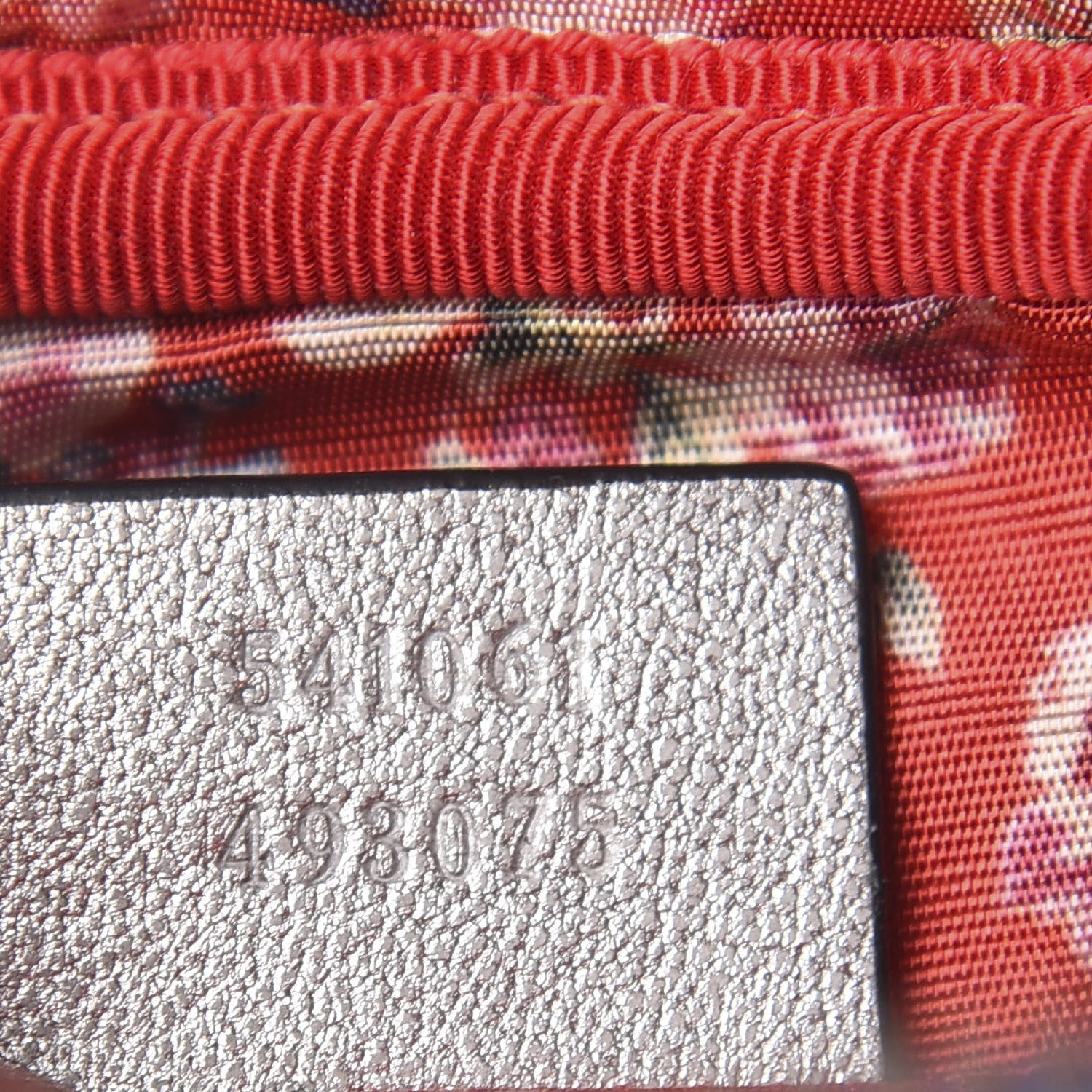 Gucci Laminated Nappa Trapuntata Small Zumi Shoulder Bag Rosso Marine Argento 9 of 9
