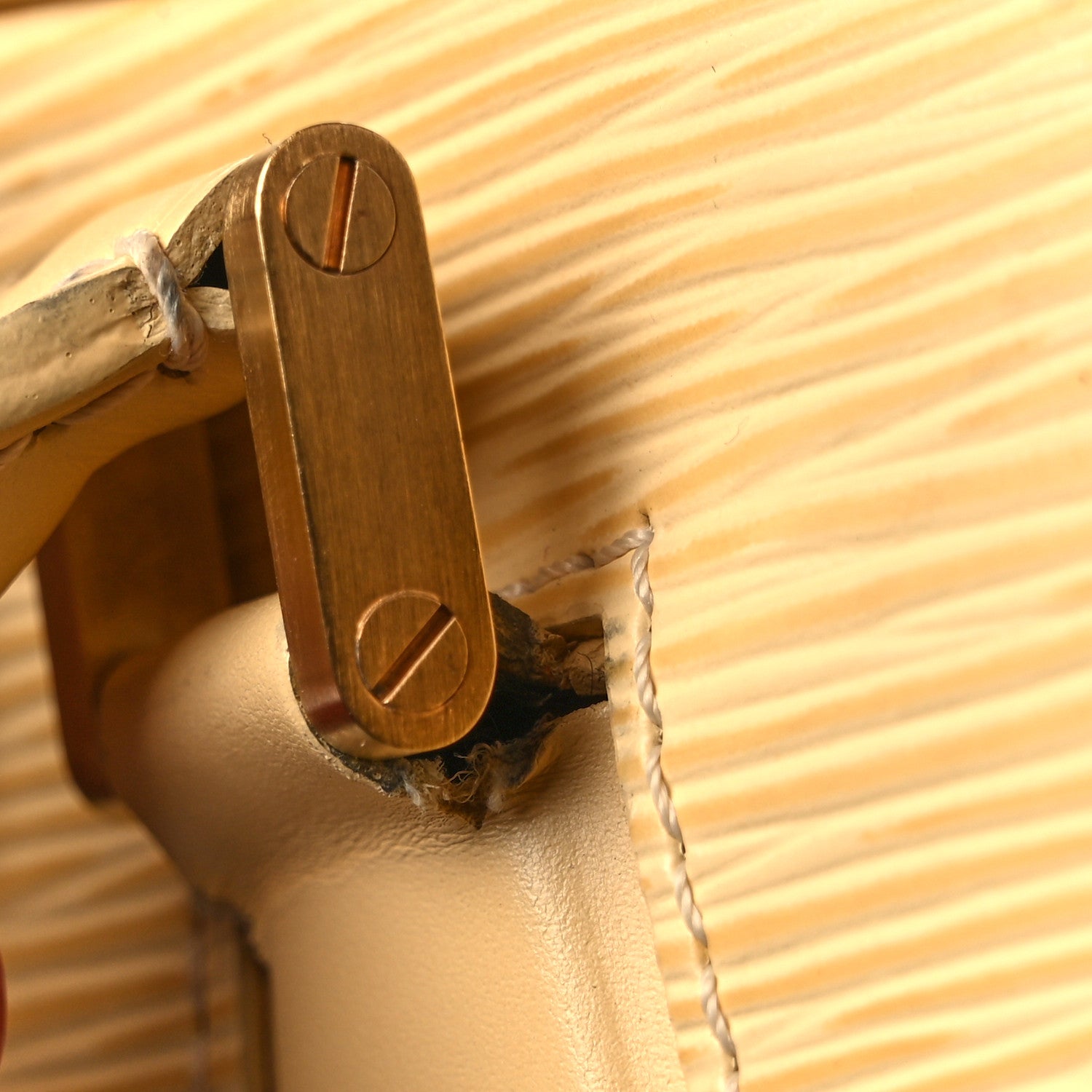 Louis Vuitton Epi Jasmin Vanilla 12 of 12