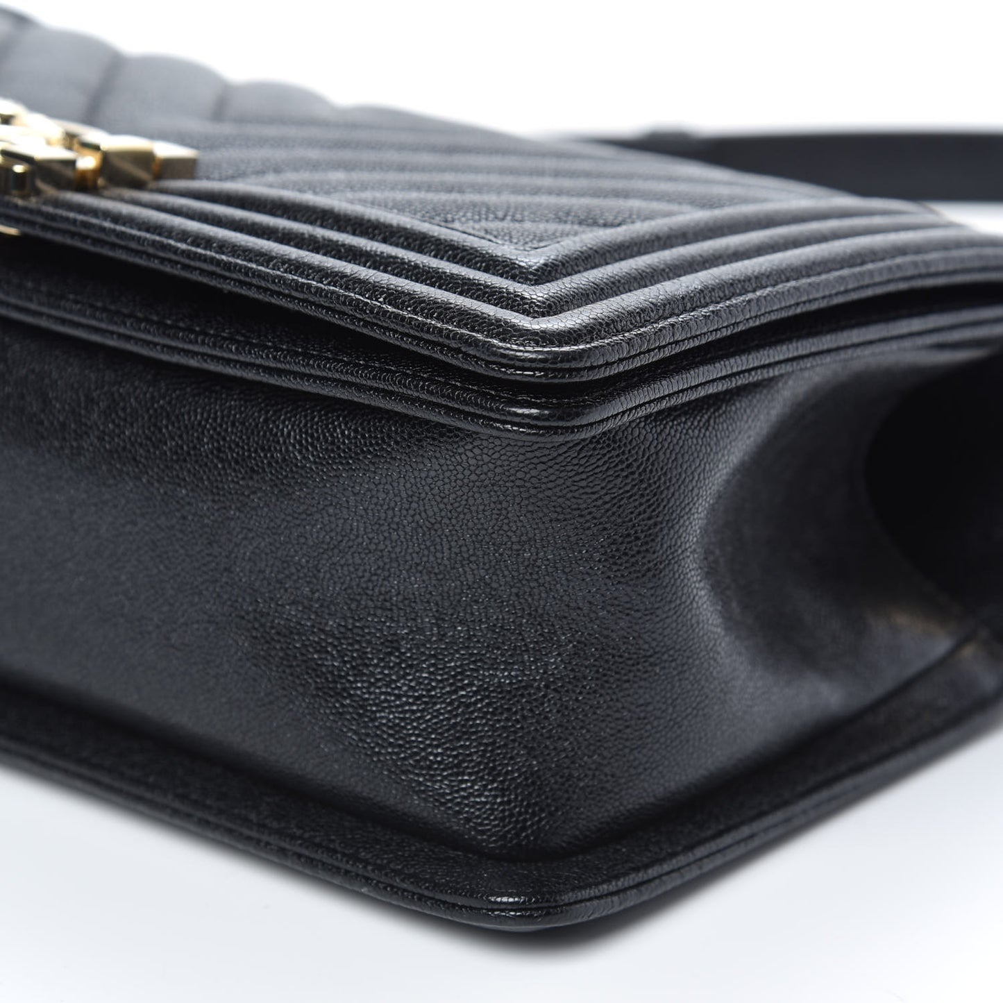 Caviar Chevron Quilted Medium Boy Flap Black