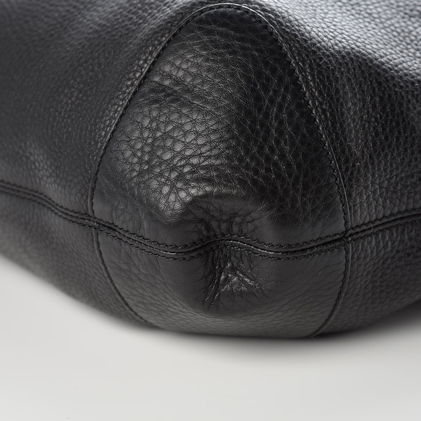 Pebbled Calfskin Medium Soho Chain Hobo Black