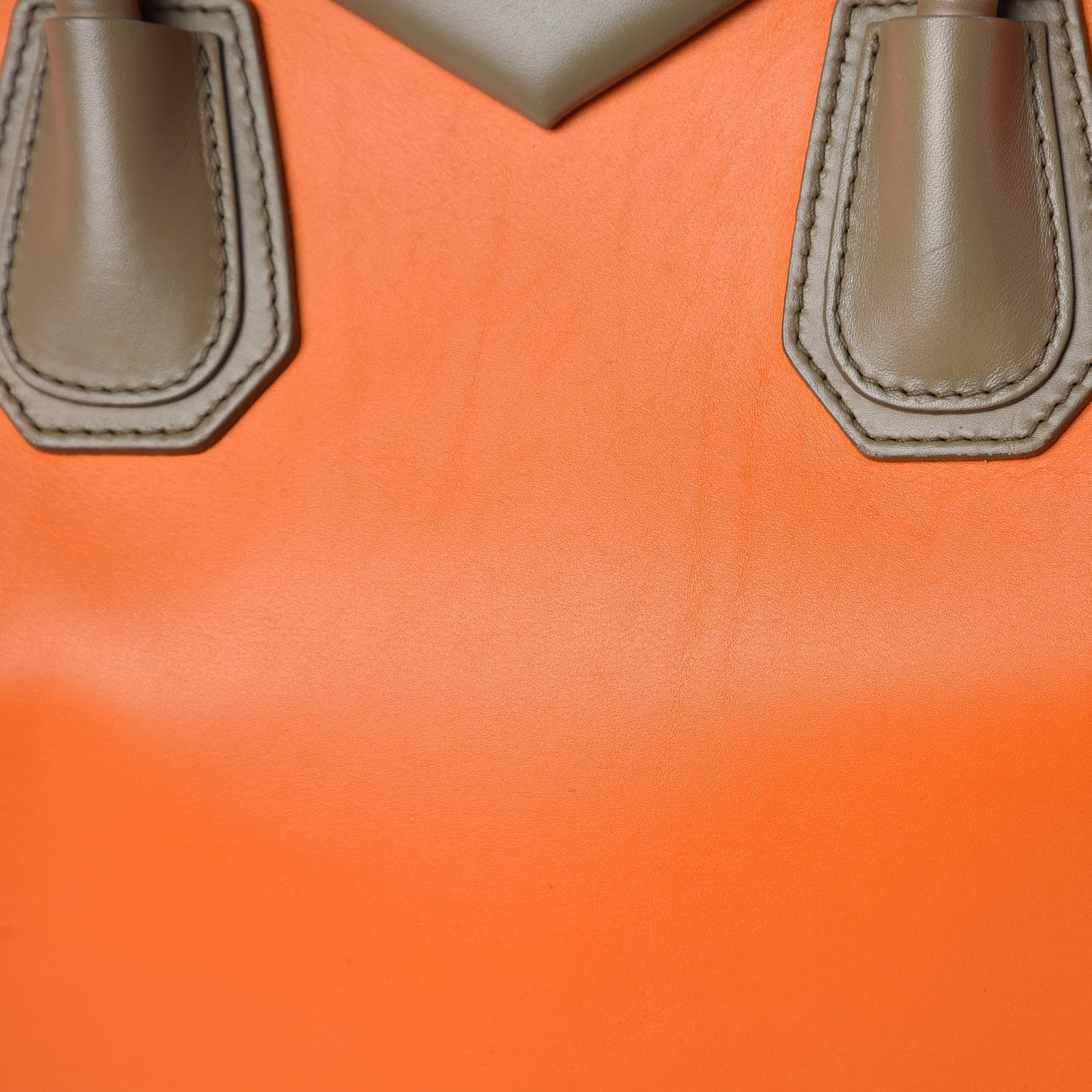 Smooth Calfskin Medium Bi-Color Antigona Orange Beige