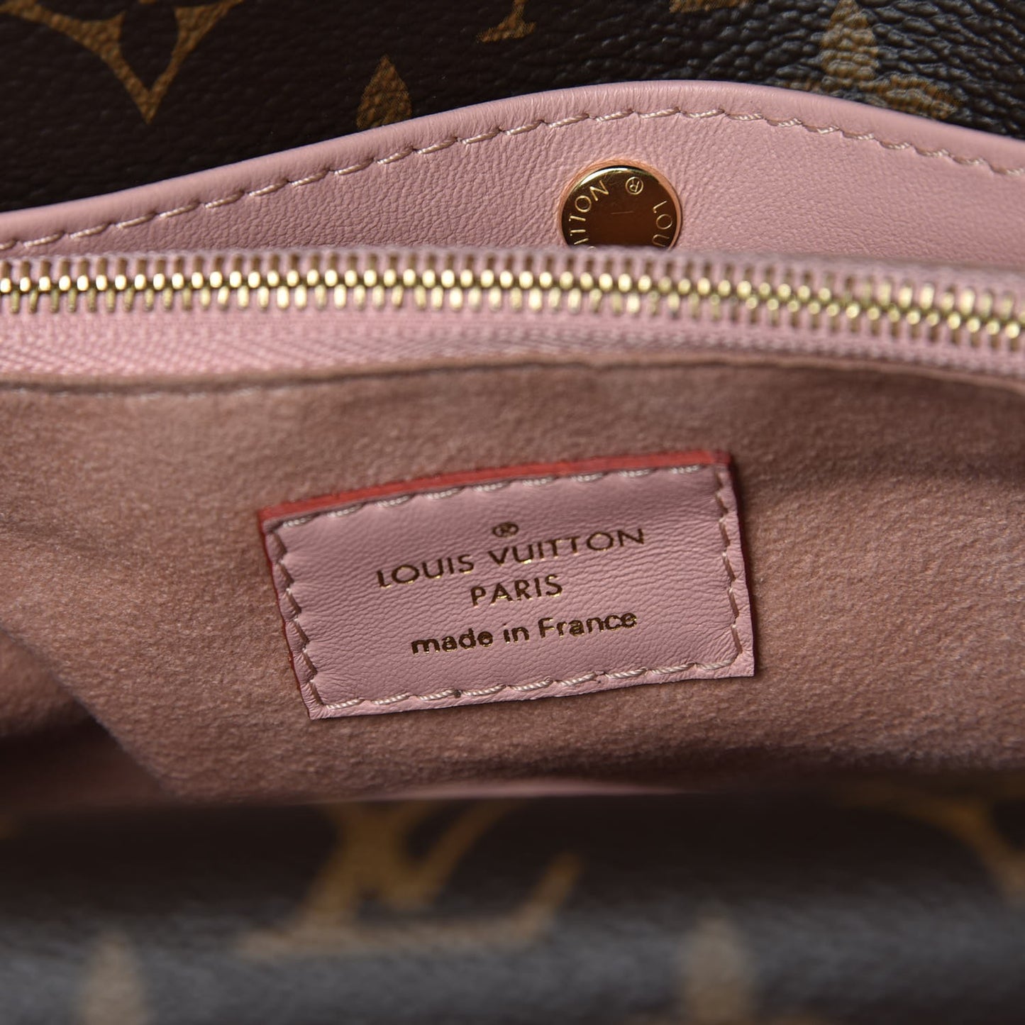 Grained Calfskin Monogram Double V Rose Poudre