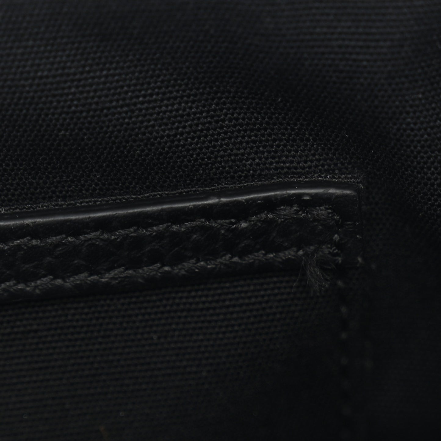 Grained Calfskin Oblique Mini Saddle Messenger Black