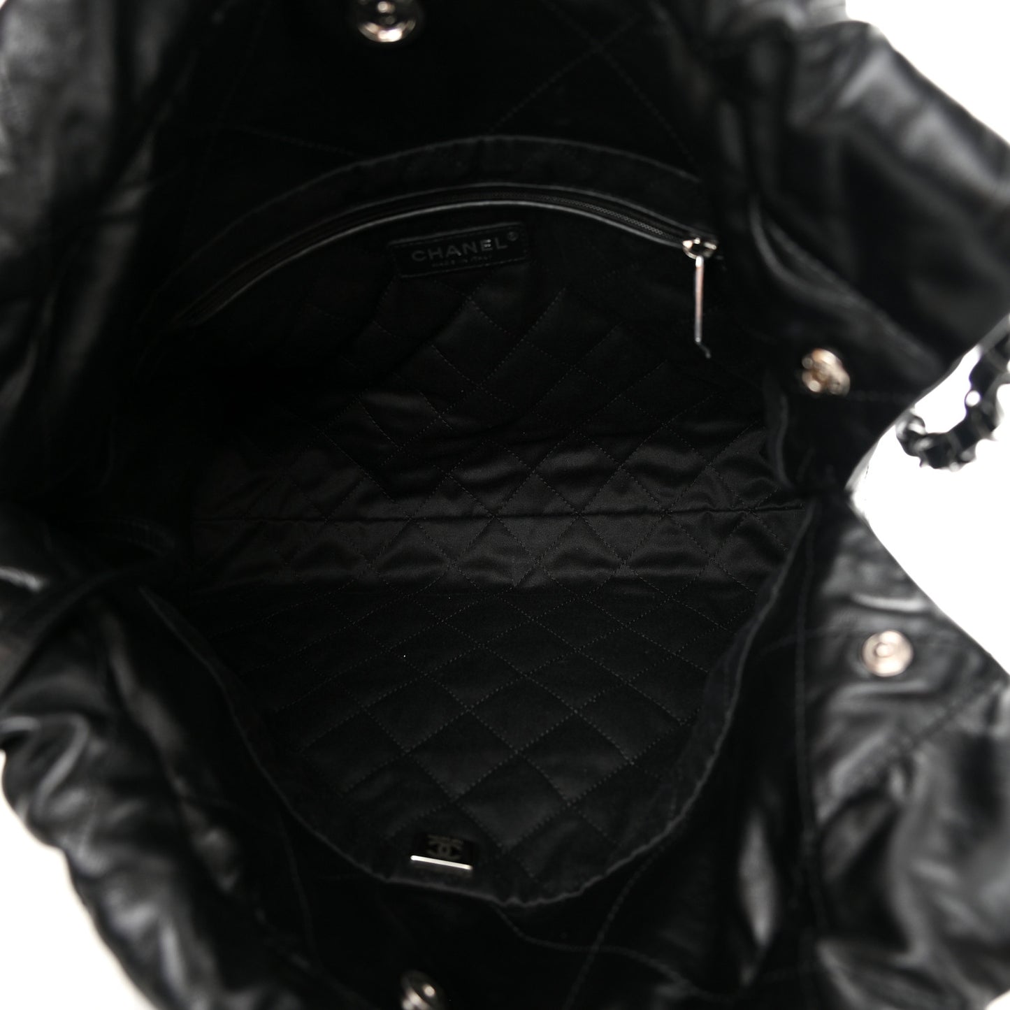 Shiny Calfskin Quilted Small Chanel 22 So Black