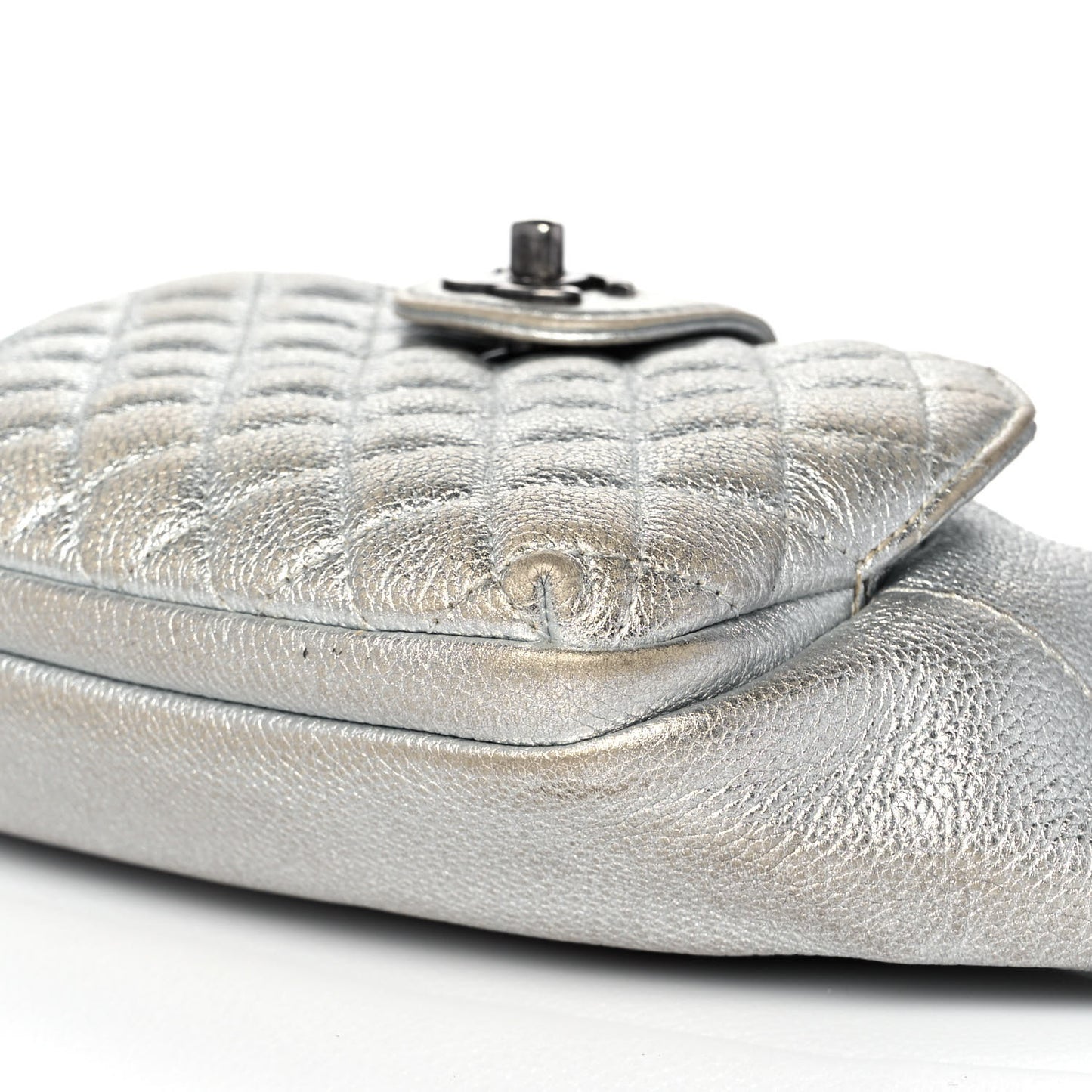 Metallic Grained Calfskin Quilted Casual Rock Waist Bag Fanny Pack Silver