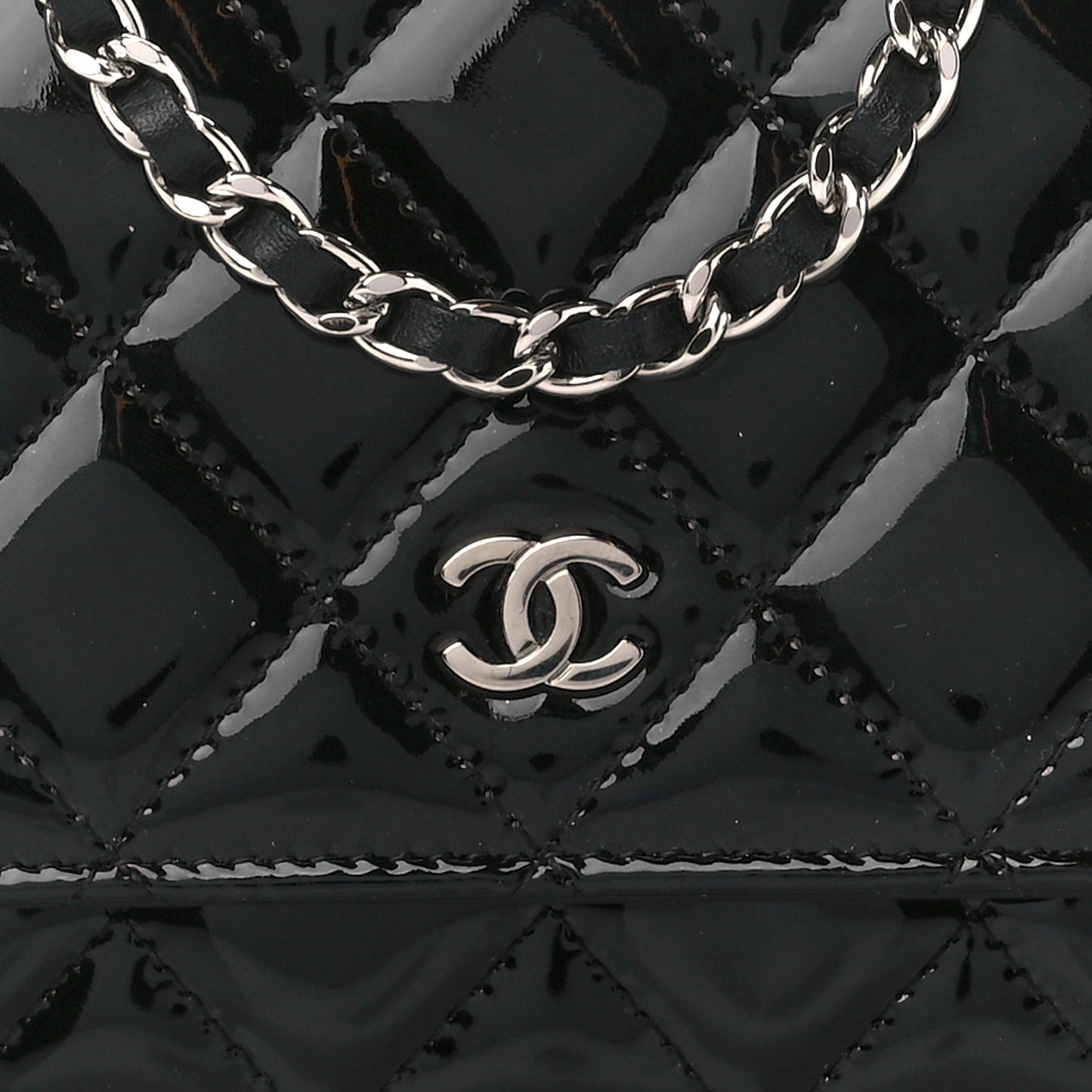 Patent Quilted Wallet On Chain WOC Black