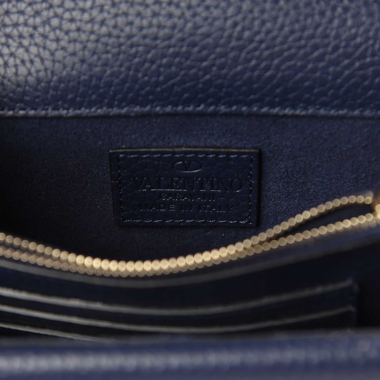 Grained Calfskin Rockstud Wallet on Chain Pure Blue