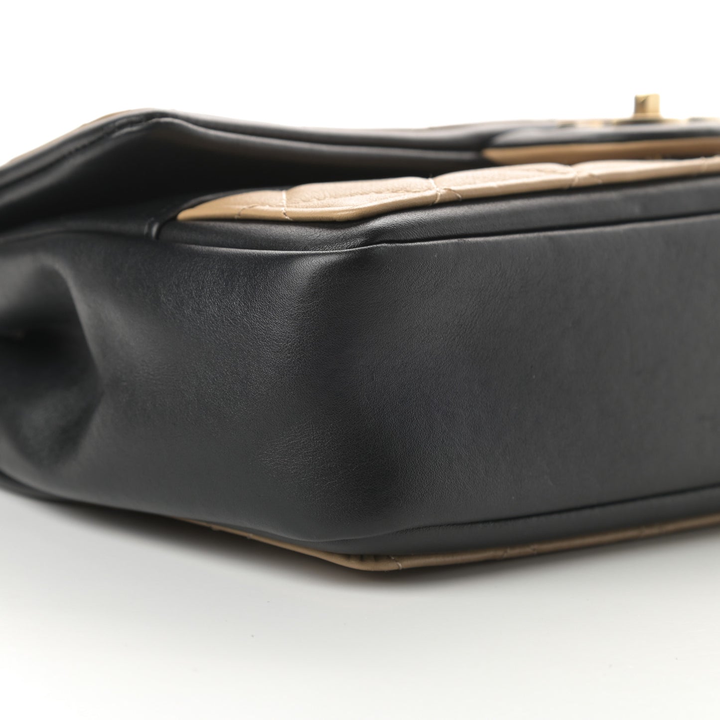 Calfskin Quilted Medium Graphic Flap Beige Black