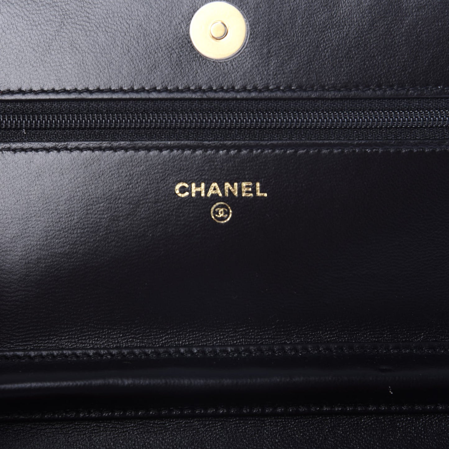 Lambskin Quilted Running Chain Wallet On Chain WOC Black