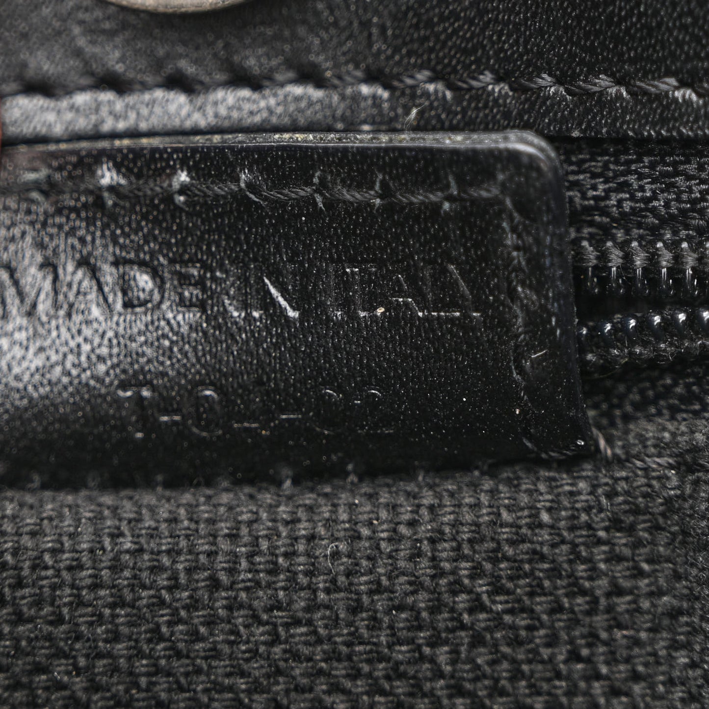 House Check Medium Tote Black