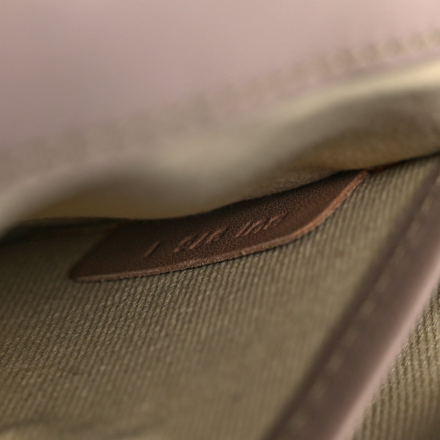 Nappa Va Va Voom Shoulder Bag Poudre