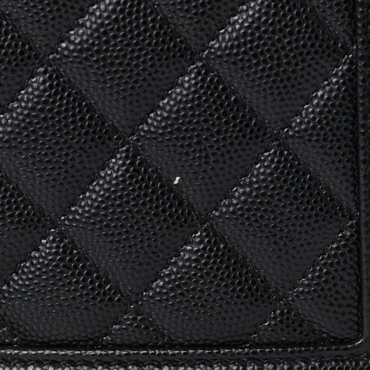 Caviar Quilted Medium Boy Flap Black
