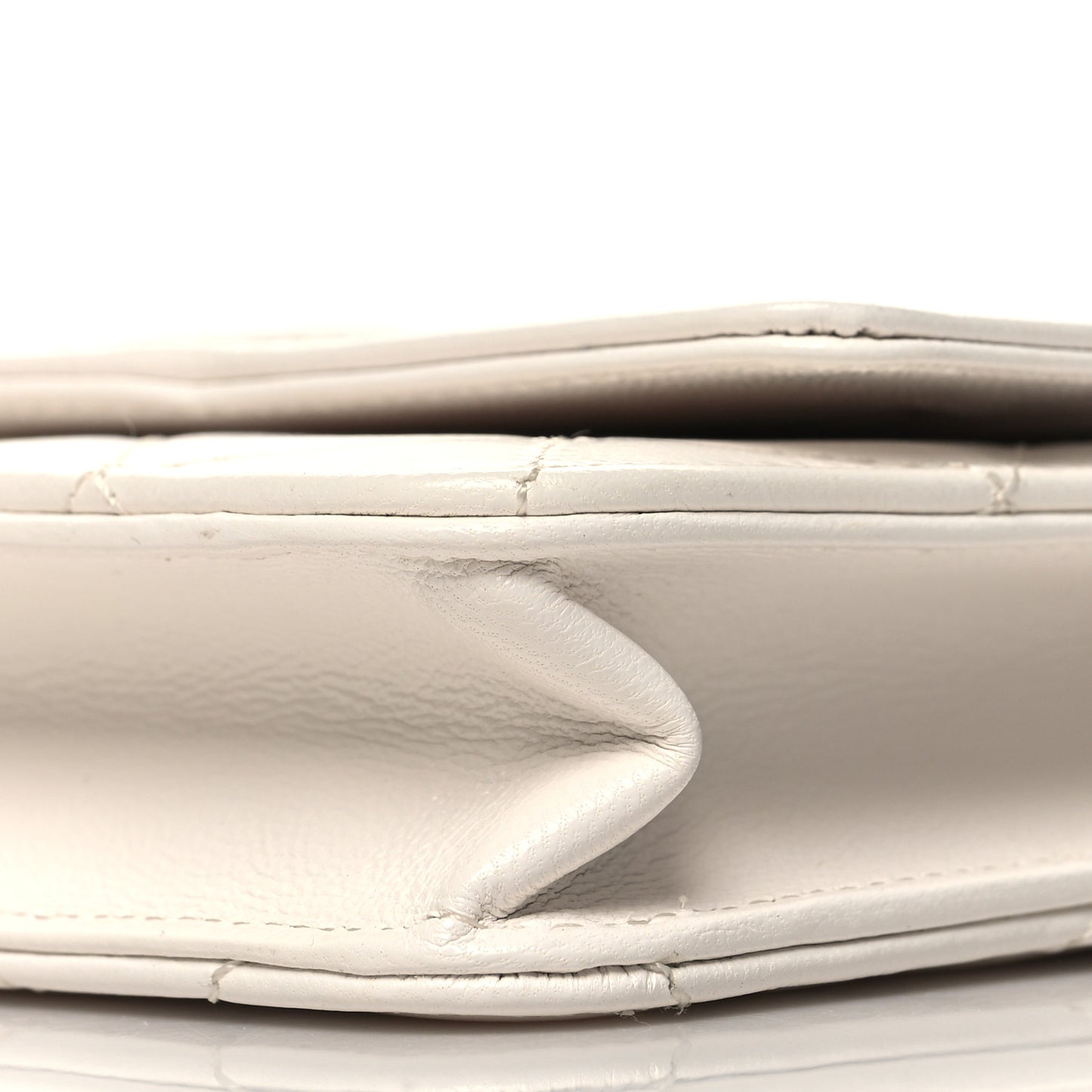 Goatskin Quilted Timeless CC Wallet On Chain WOC White