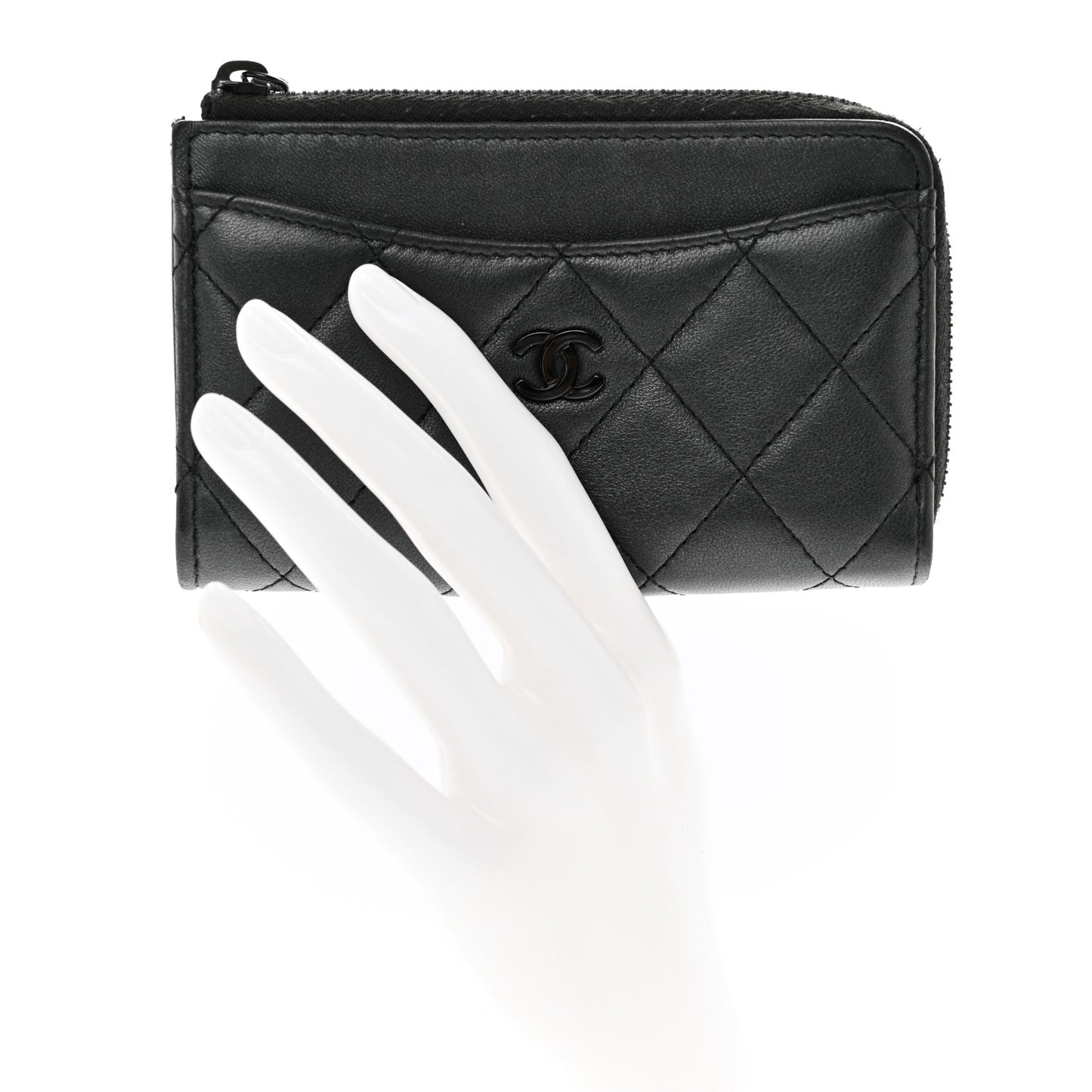 Pearly Lambskin Quilted Zip Card Holder So Black