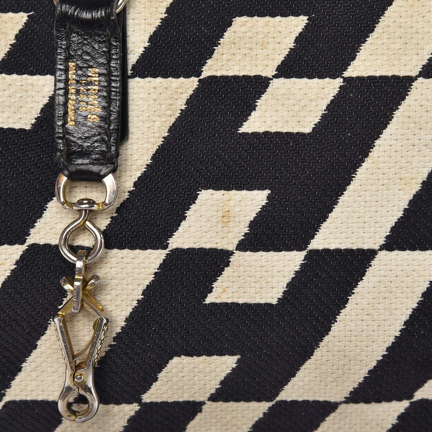 Toile Box Trim II 31 Black