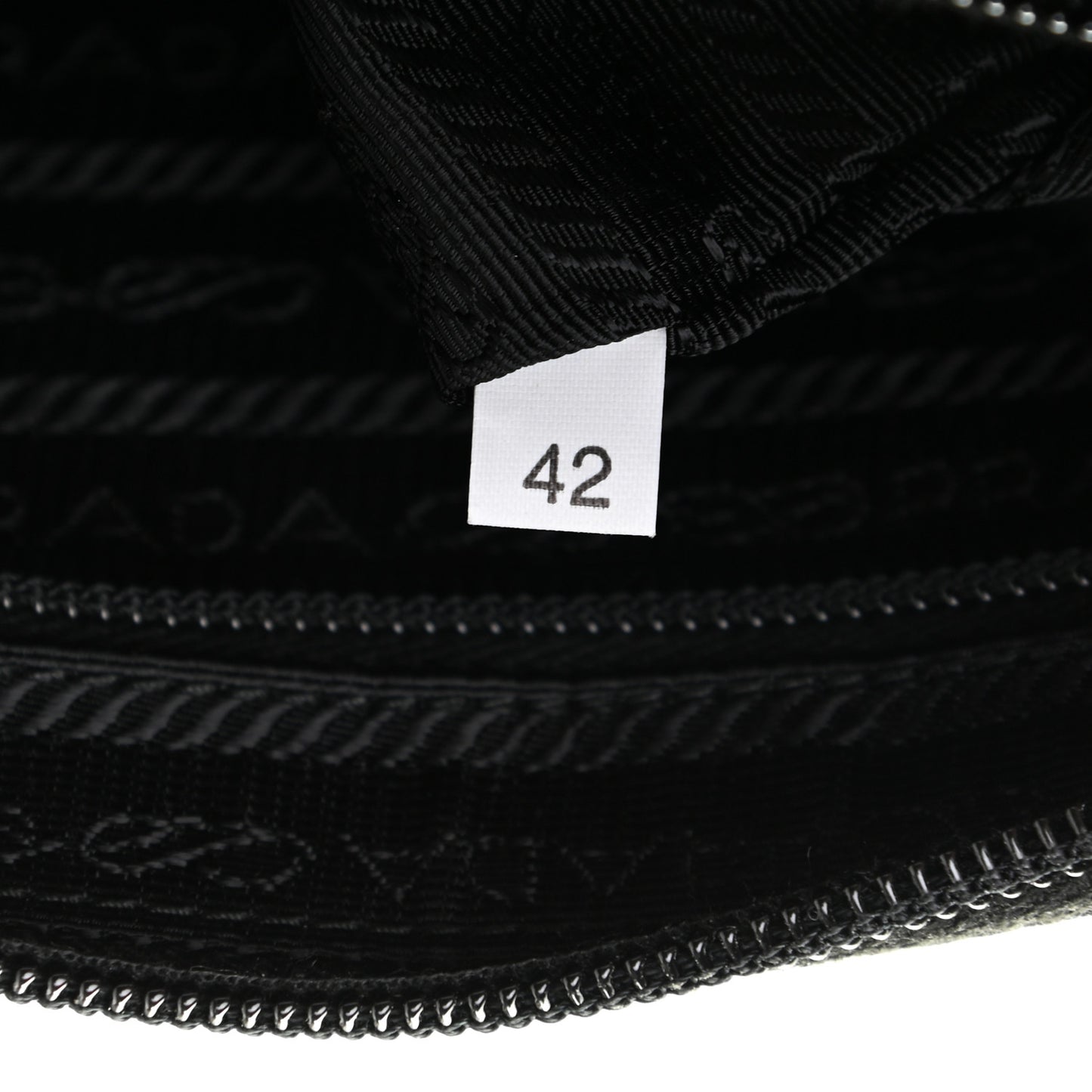 Re-Nylon Vela Pouch Black