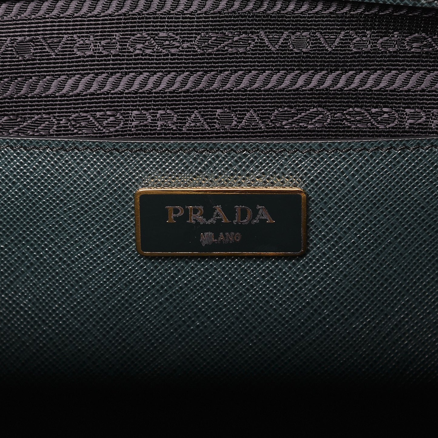 Saffiano Lux Bi-Color Large Galleria Double Zip Tote Smeraldo Lauro