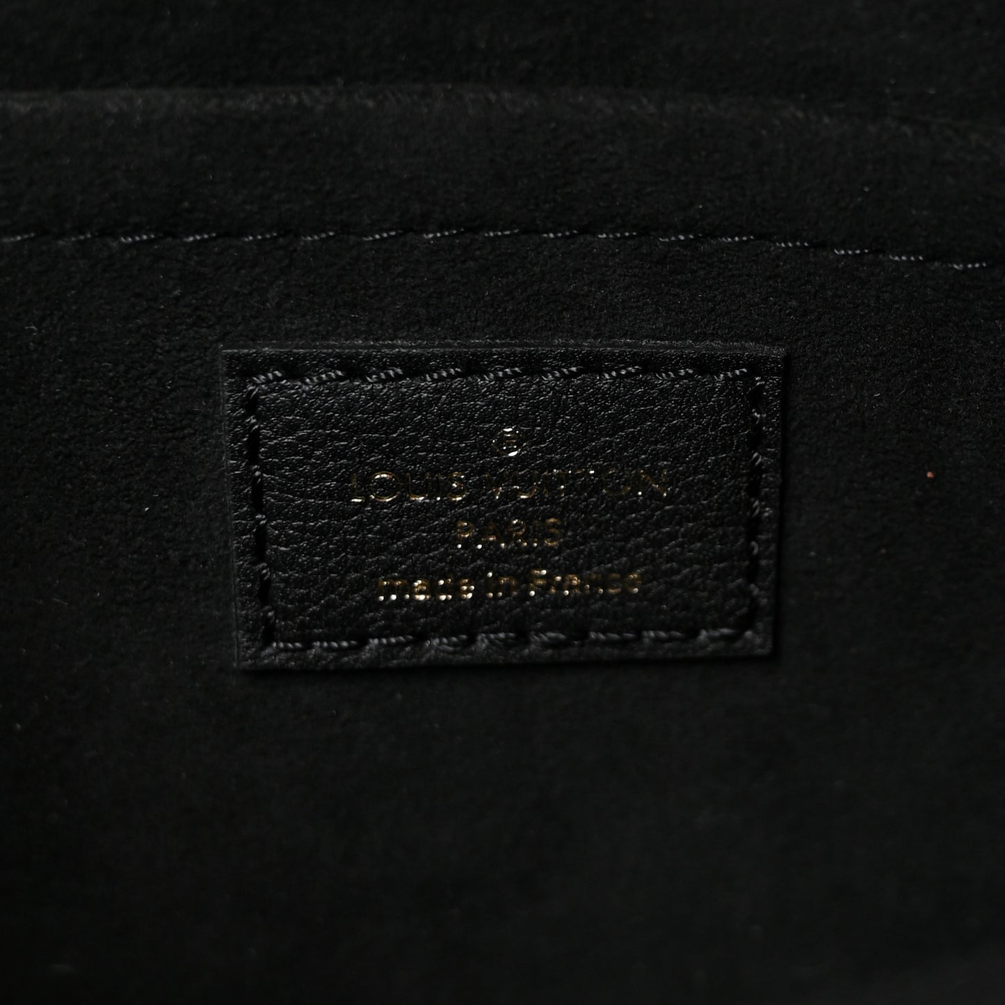 Grained Calfskin Lockme Tender Black