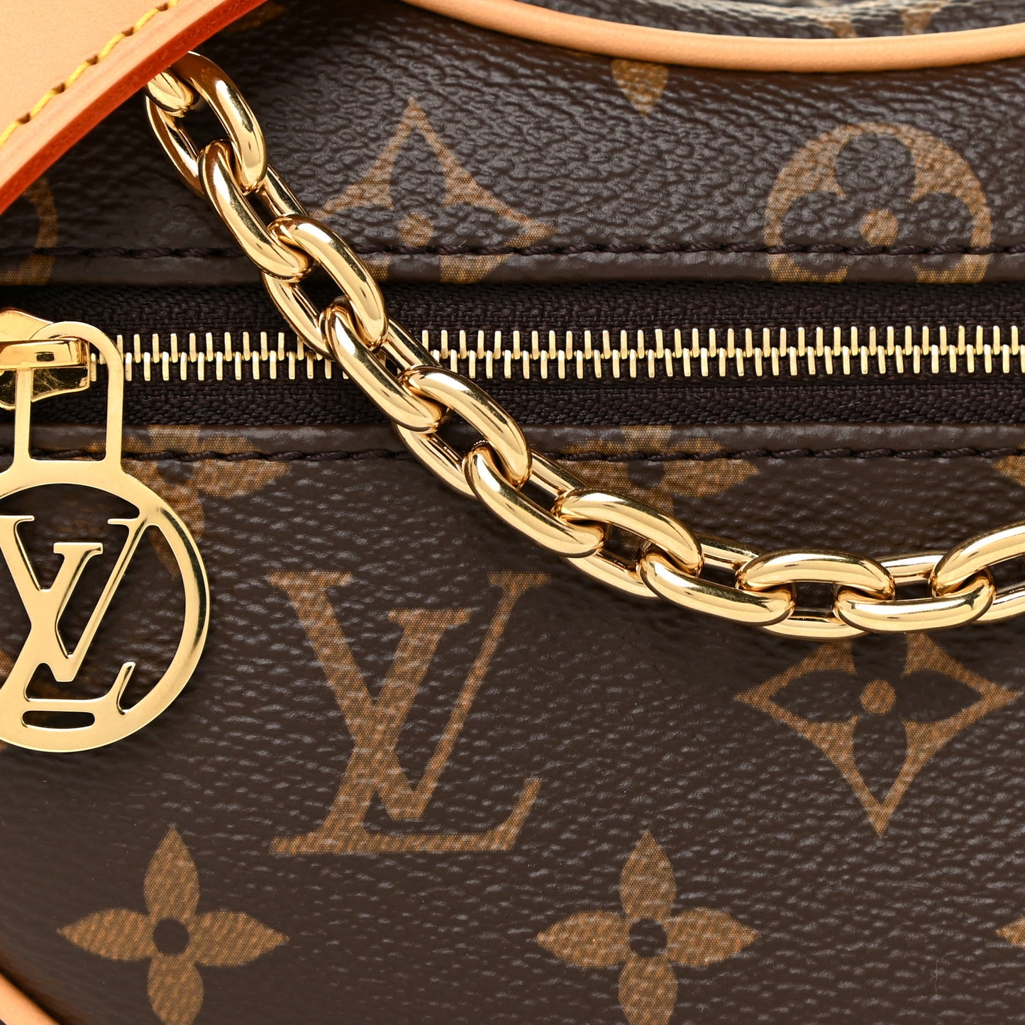 Monogram Loop