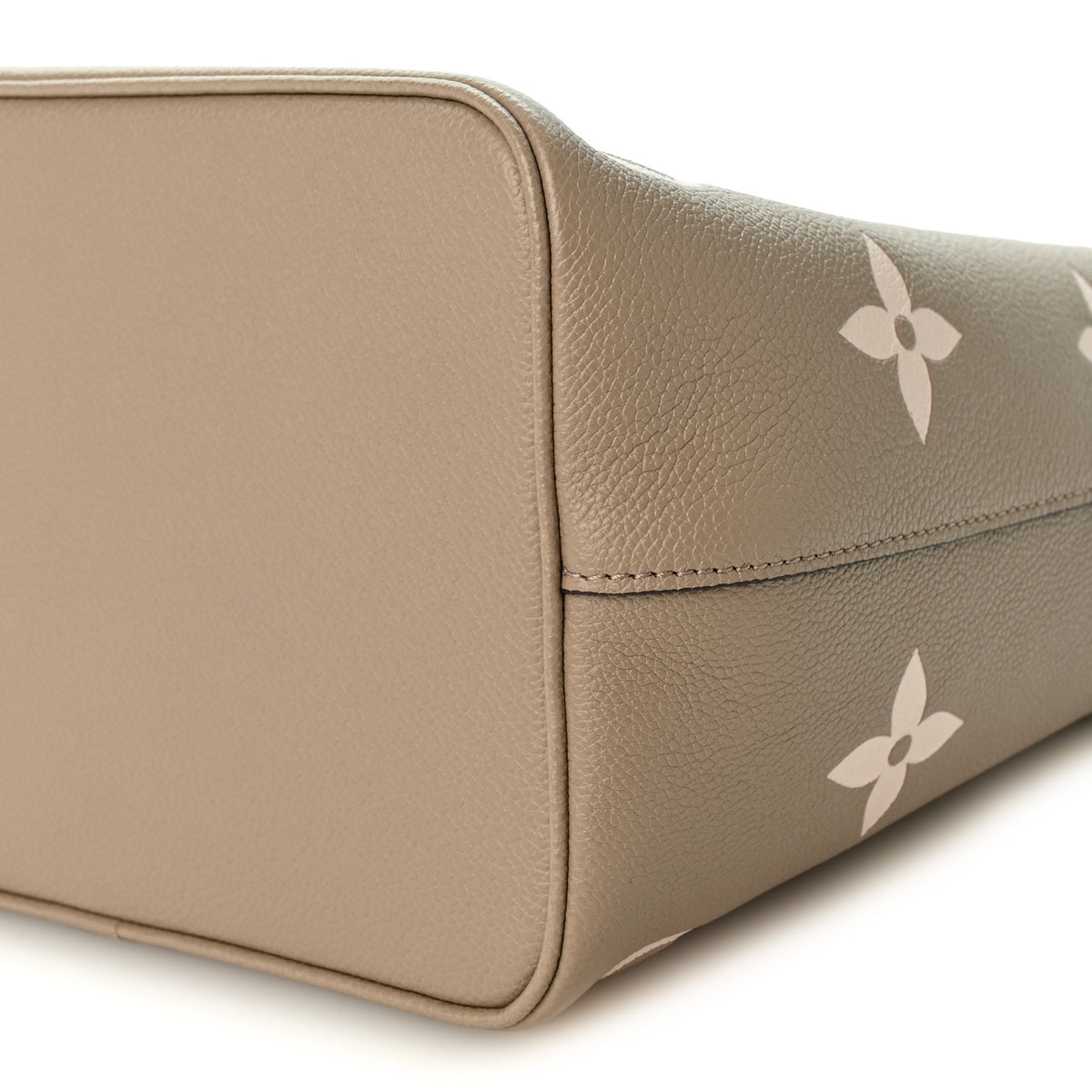 Louis Vuitton Empreinte Monogram Giant Neonoe MM Tourterelle Creme 10 of 10