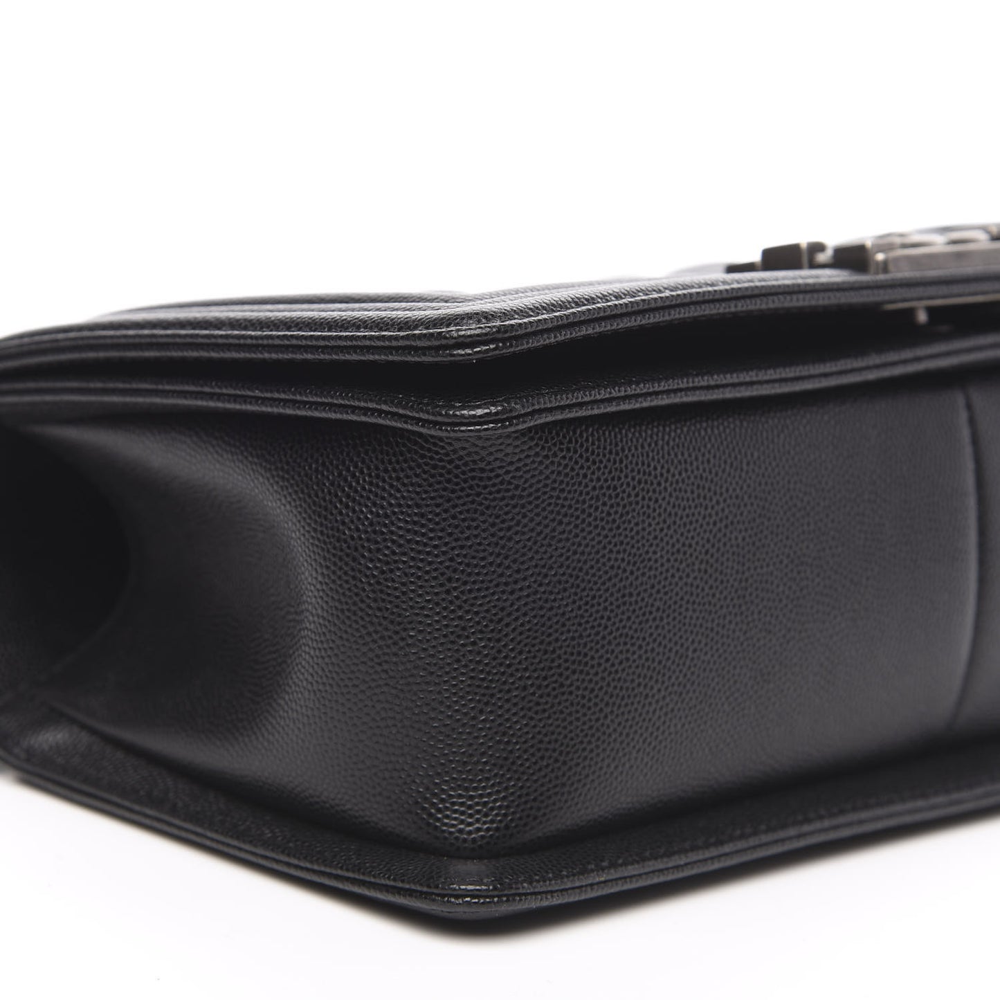 Caviar Quilted Medium Boy Flap Black