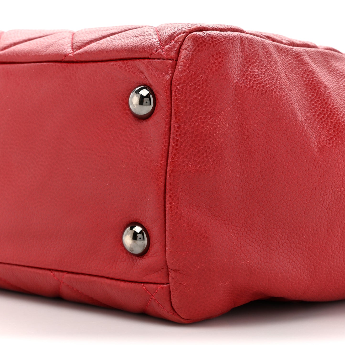 Caviar Quilted Large Cells Shopping Tote Red