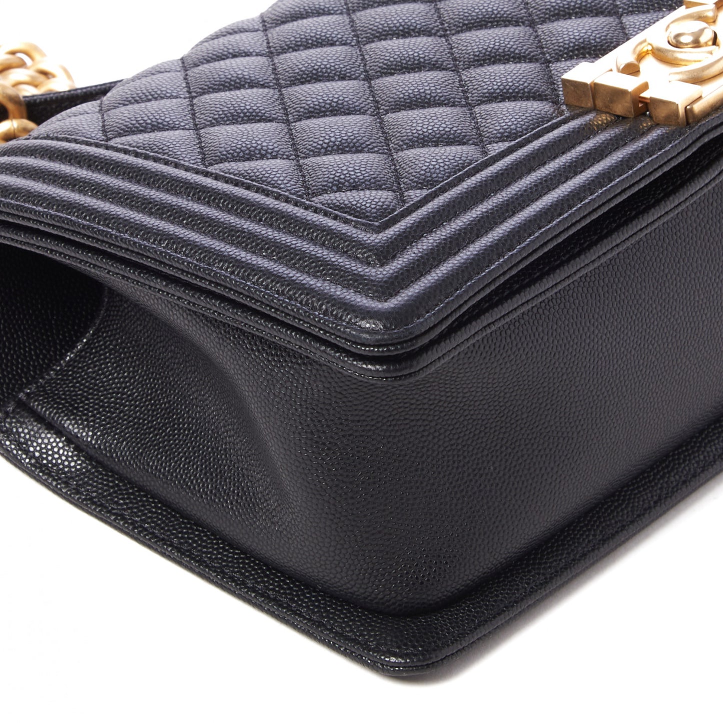 Caviar Quilted Medium Boy Flap Black