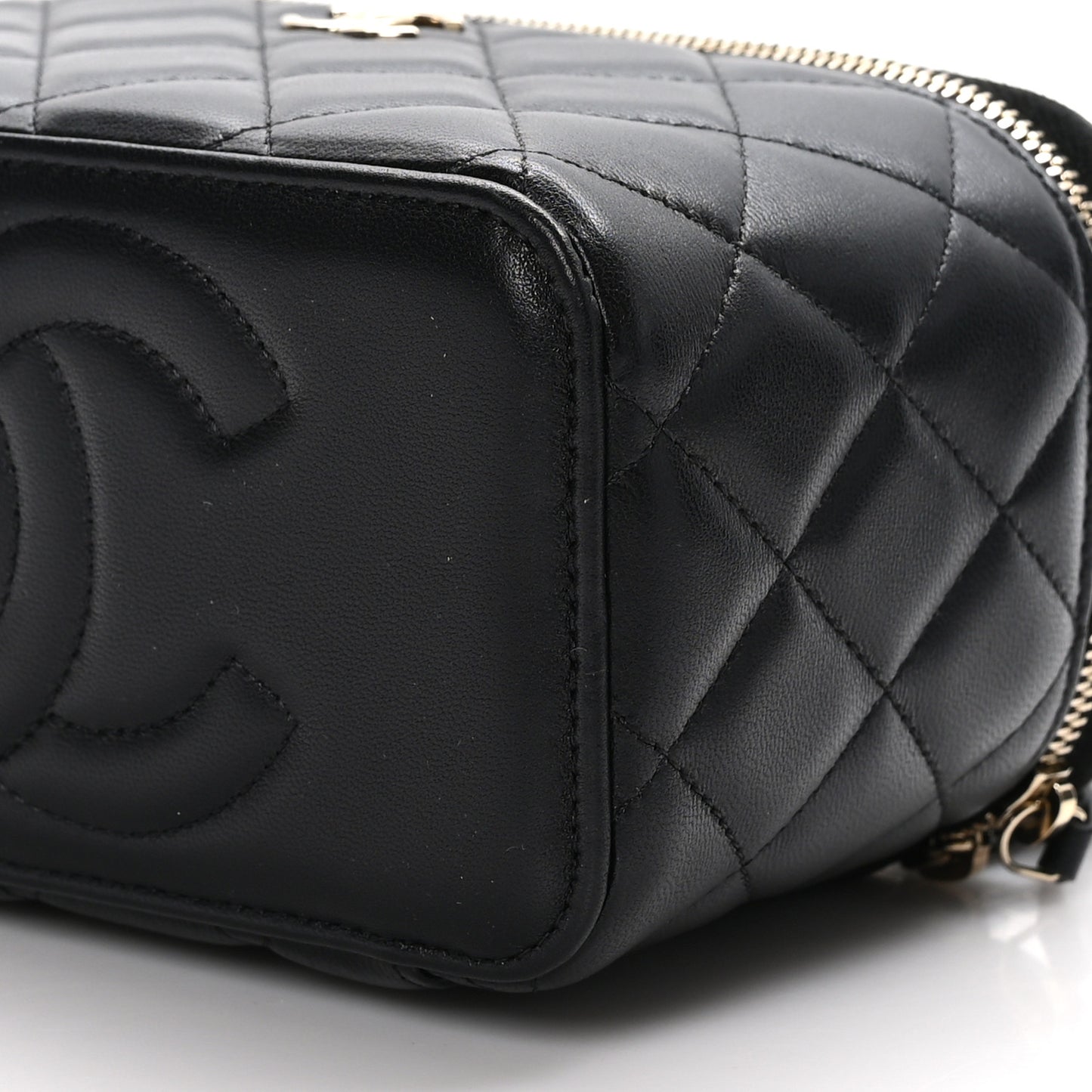 Lambskin Quilted Small Top Handle Vanity Case With Chain Black