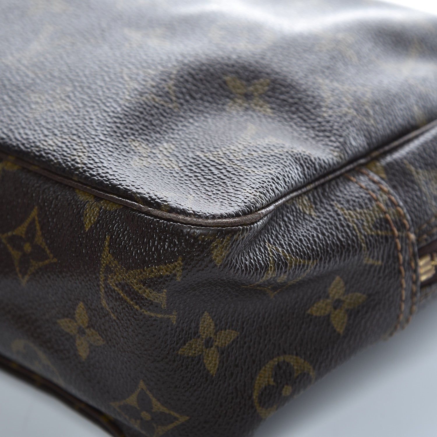 Louis Vuitton Monogram Trousse Toilette 28 19 of 25