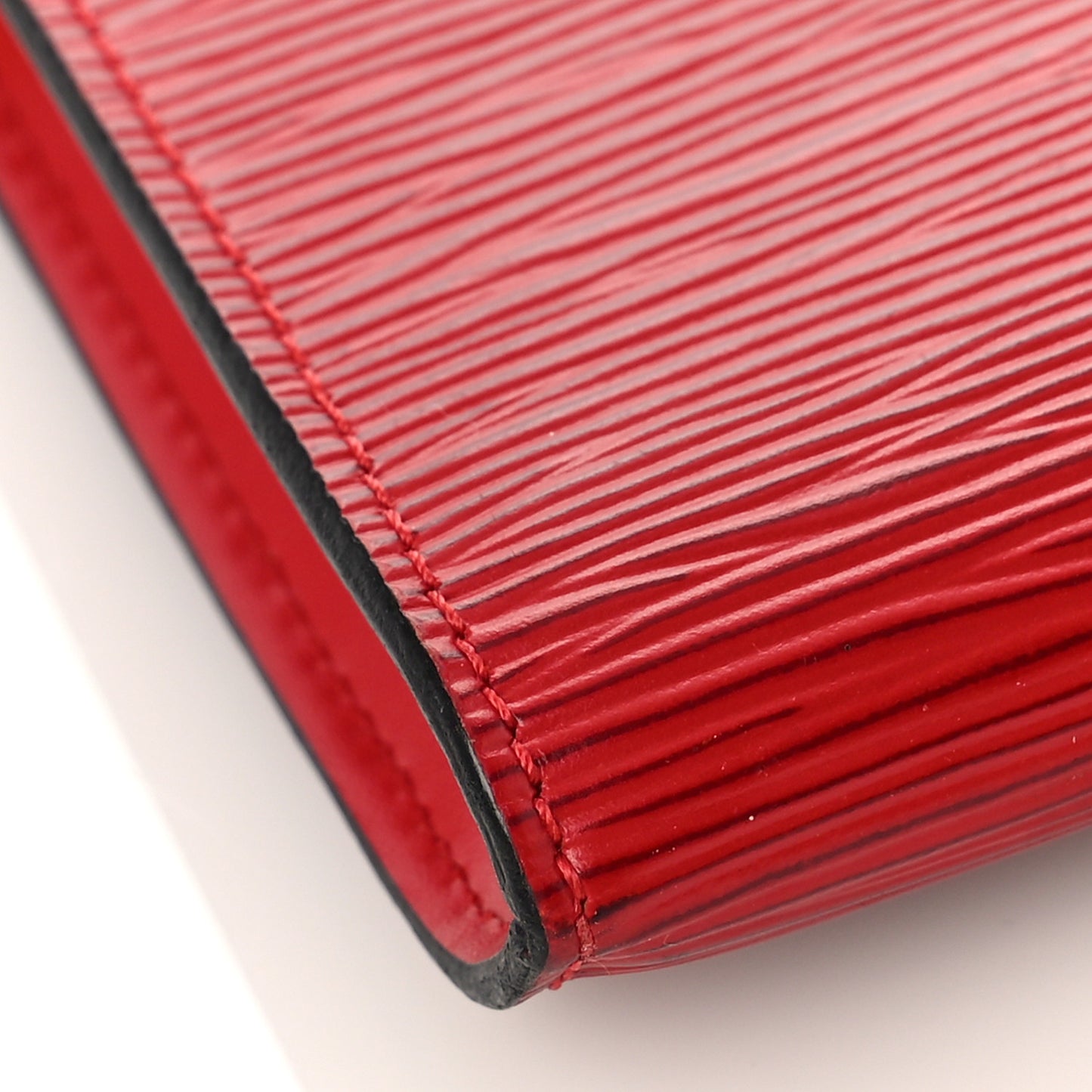 Epi Pochette Accessories 24 Castillan Red