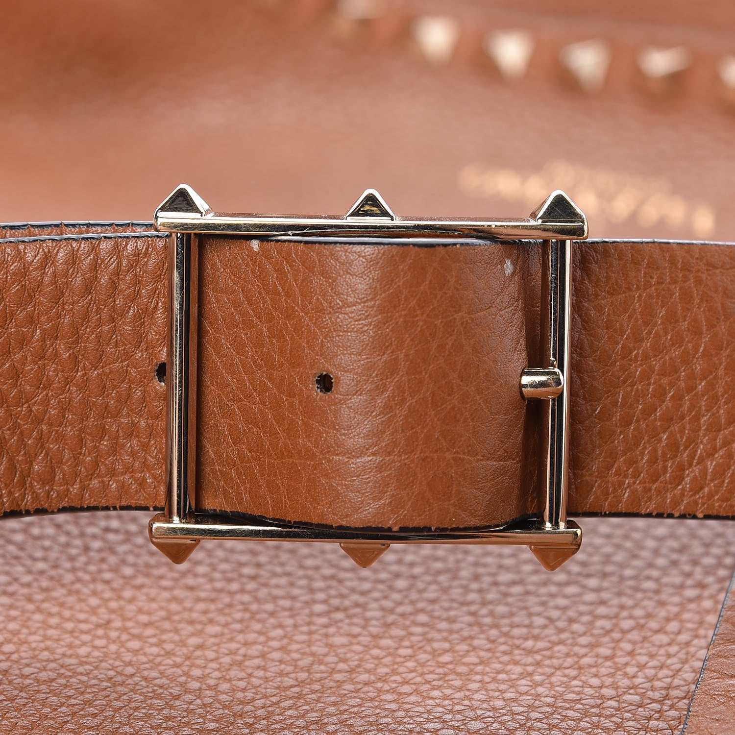 Valentino Garavani Pebbled Calfskin Large Rockstud Flip-Lock Messenger Bag Light Cuir 10 of 16
