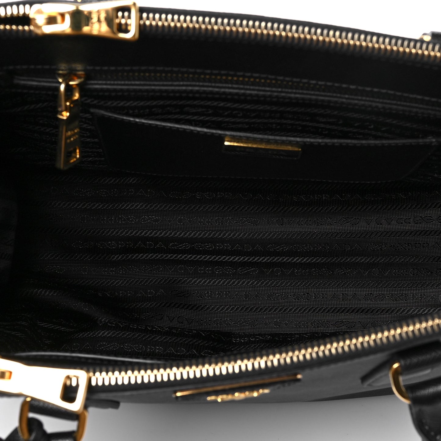 Saffiano Medium Galleria Double Zip Tote Black