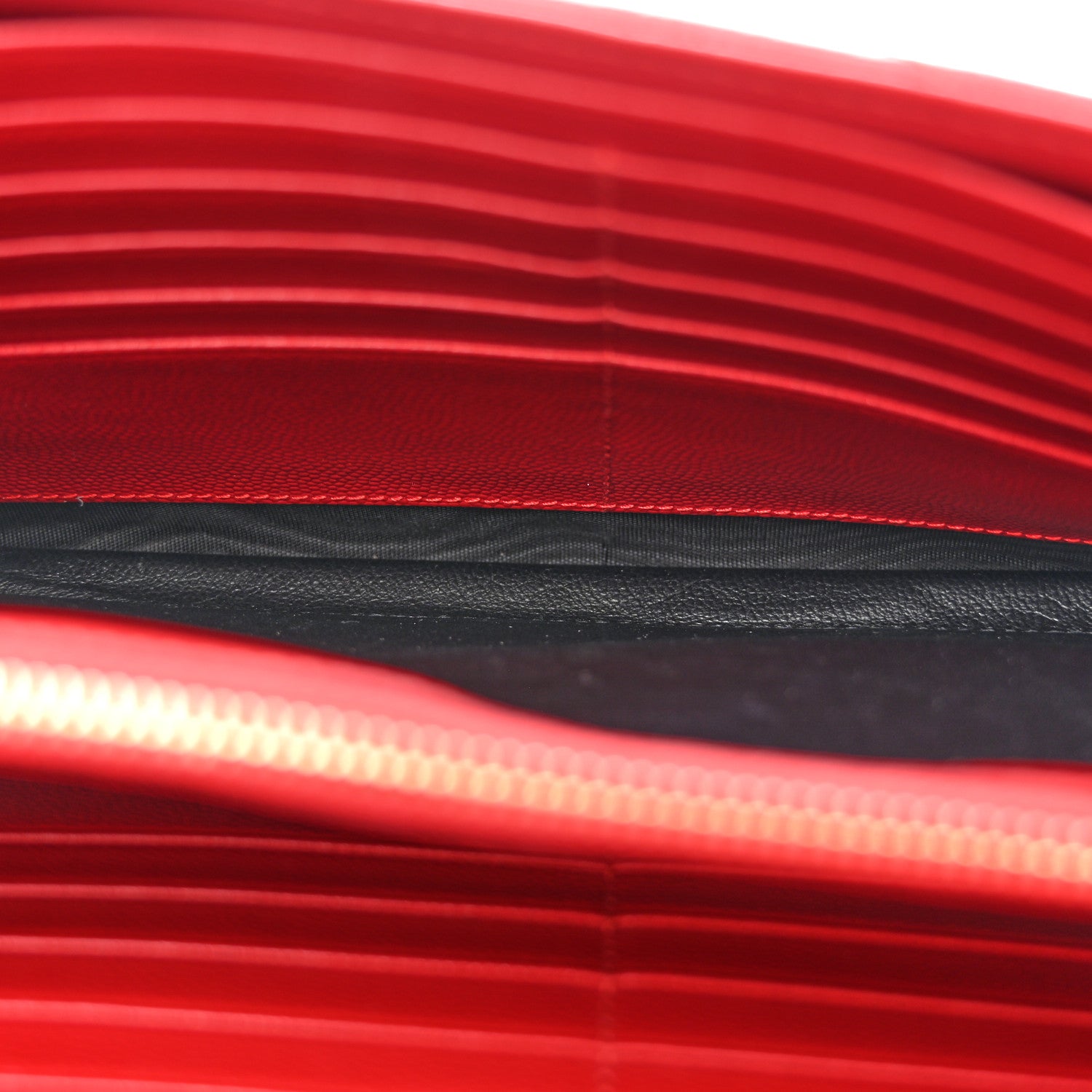 Saint Laurent Grain De Poudre Matelasse Chevron Monogram Chain Wallet Red 5 of 14