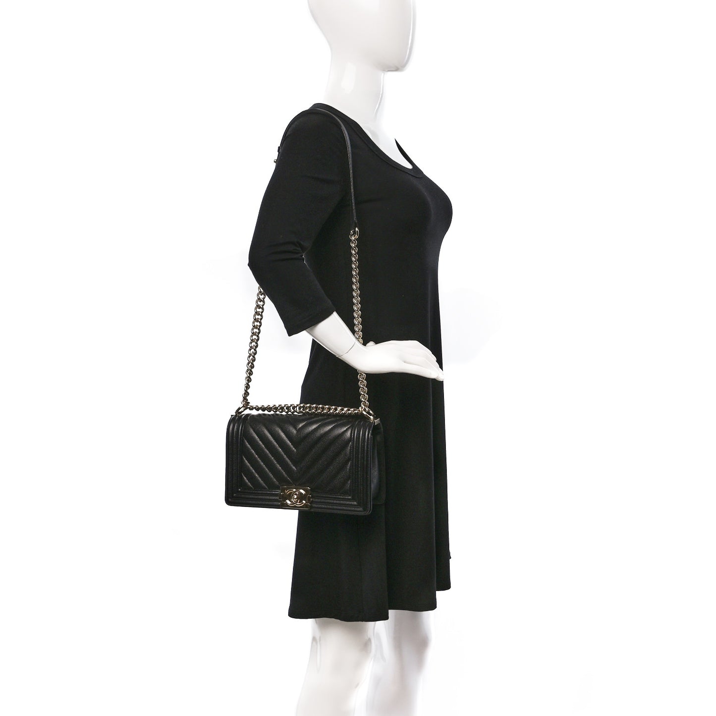Caviar Chevron Quilted Medium Boy Flap Black