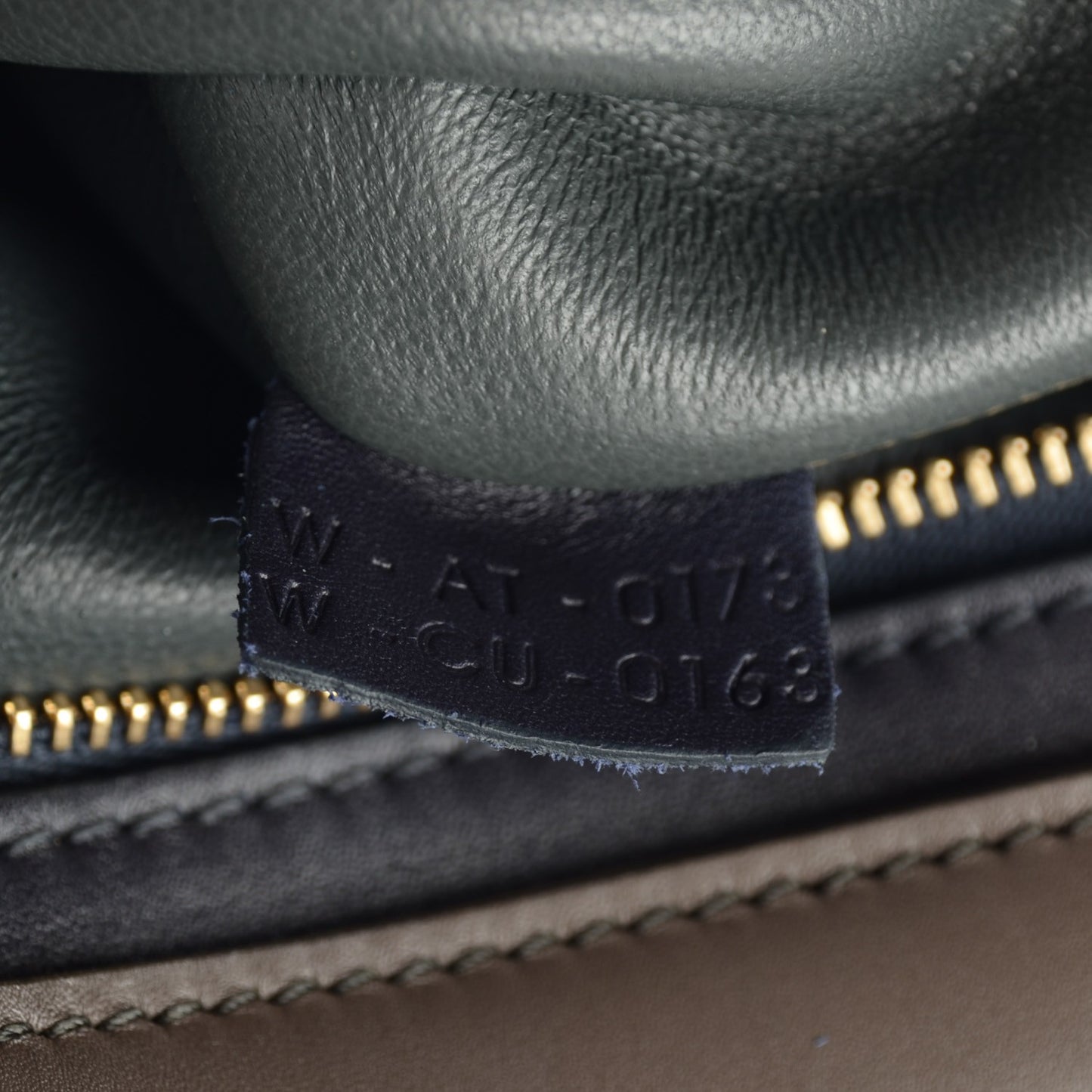 Smooth Calfskin Medium Tri-Color Trapeze Anthracite