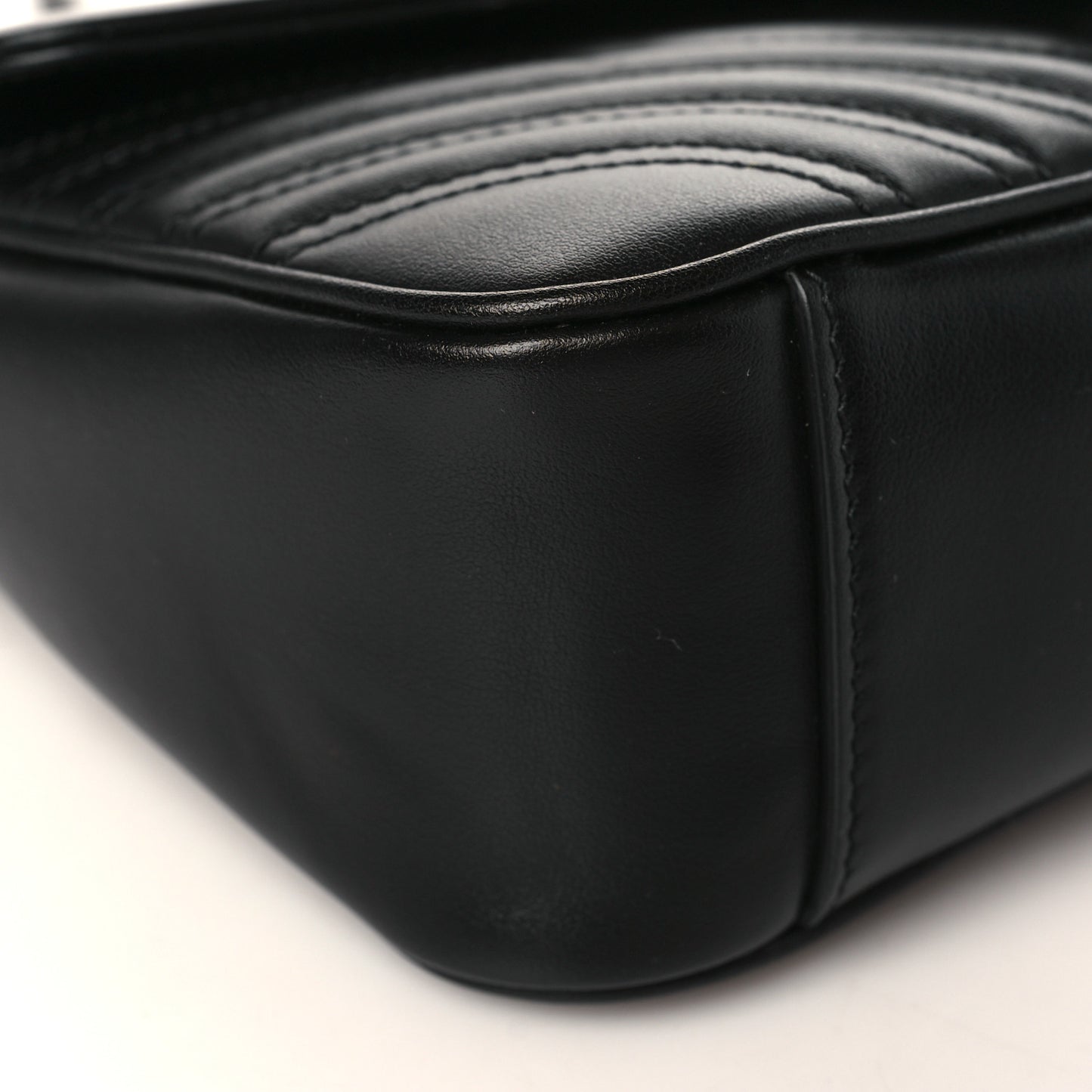 Calfskin Matelasse Monochrome Small GG Marmont Shoulder Bag Black