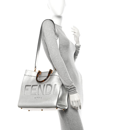 Fendi Vitello Catalan Mirror Plexiglass Logo Embossed Medium Fendi Sunshine Shopper Tote Argento 2 of 12