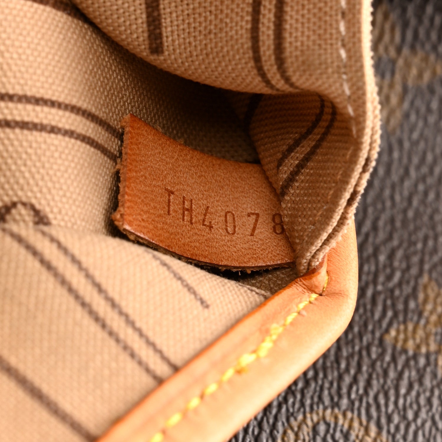 Louis Vuitton Monogram Neverfull MM 7 of 10