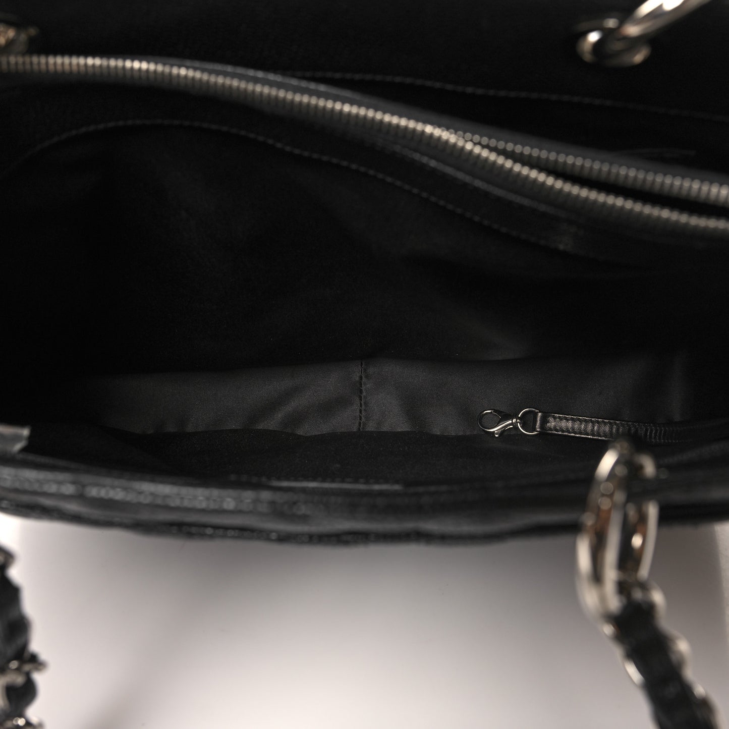 Caviar Quilted Grand Shopping Tote GST Black