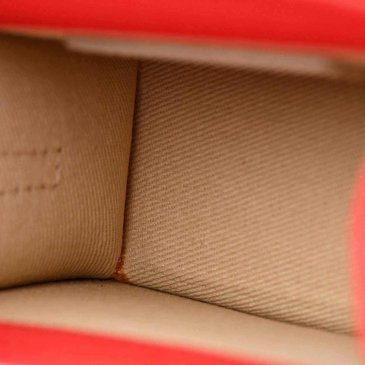 Rubberized Calfskin Le Chiquito Moyen Red