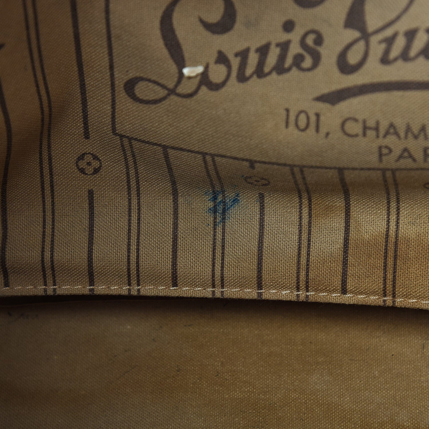 Louis Vuitton Monogram Neverfull MM 11 of 24