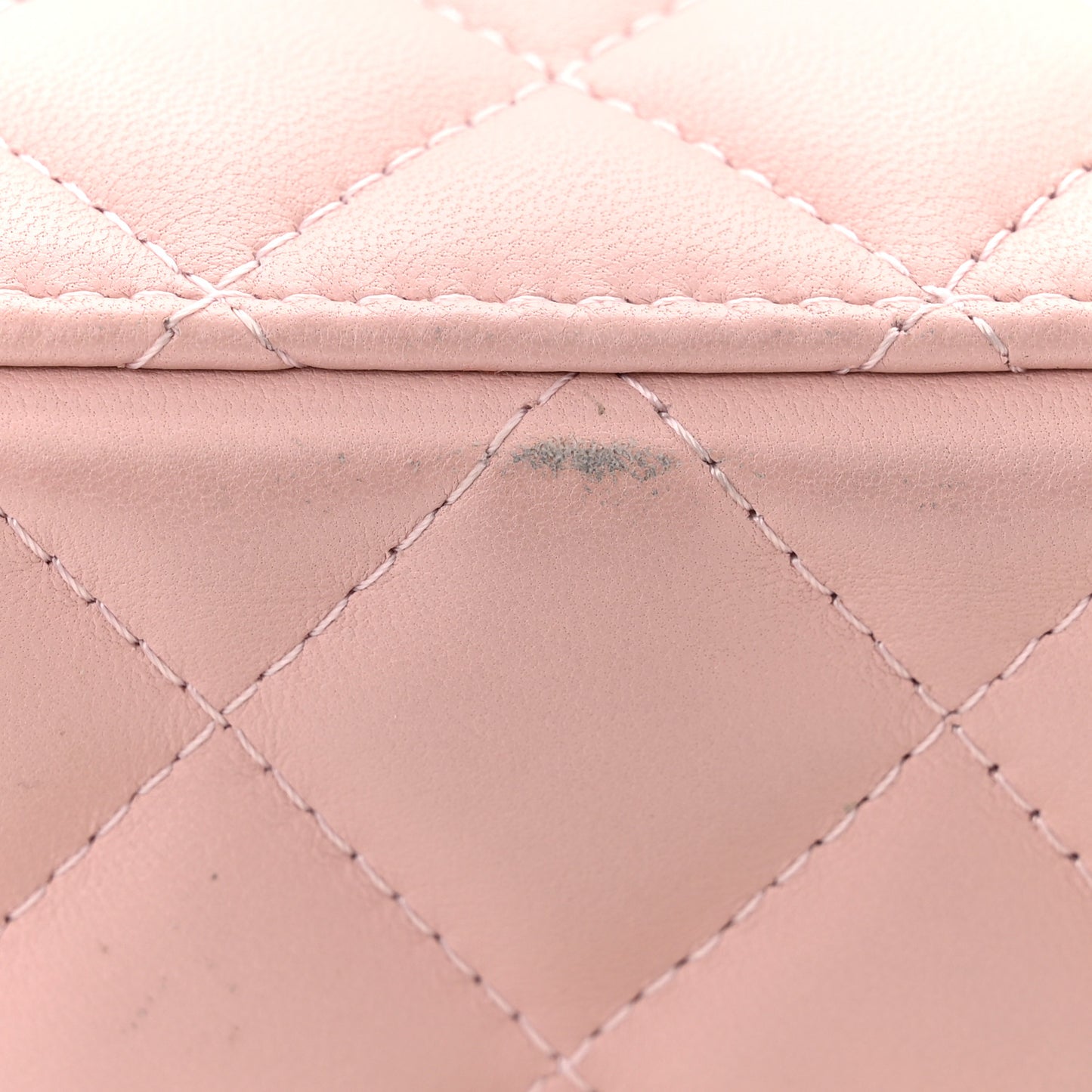 Lambskin Resin Quilted Vanity Case With Chain Pink