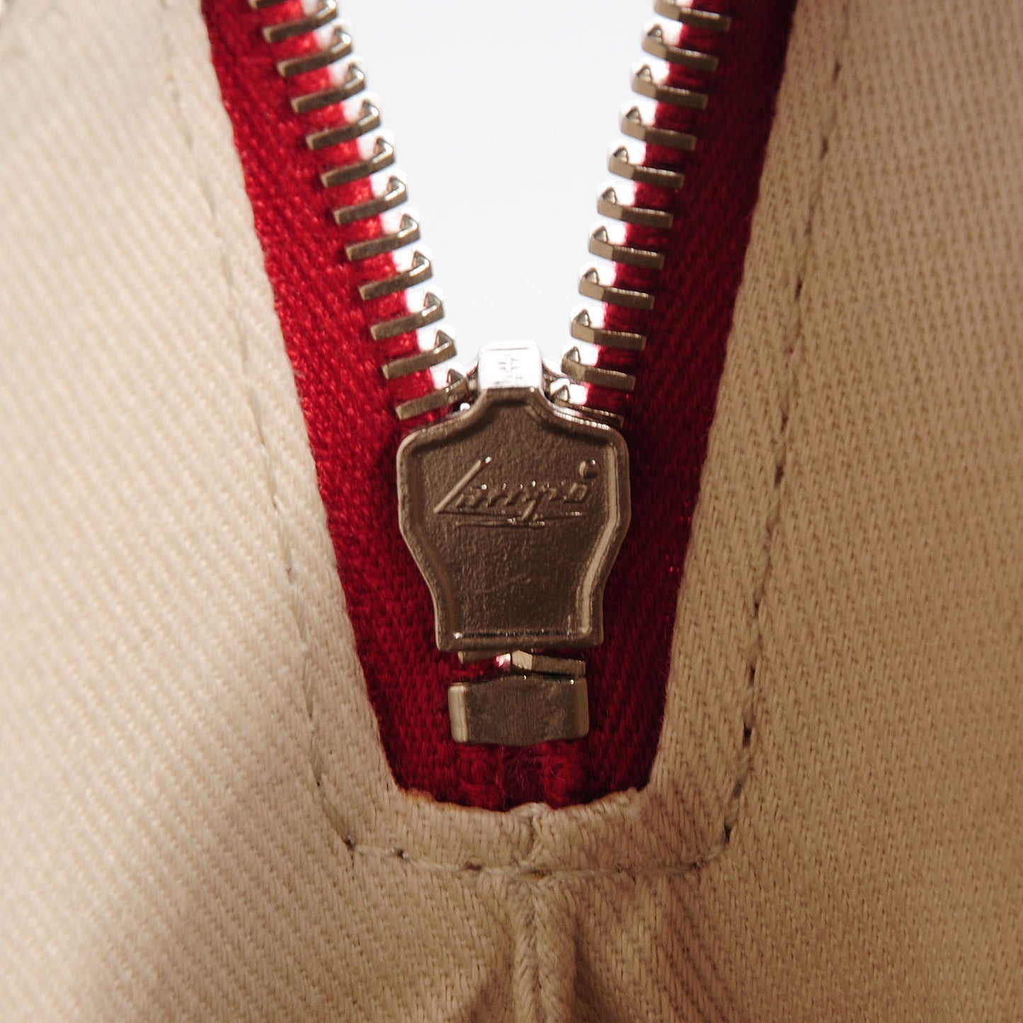 Caviar Timeless CC Shopping Tote Rouge