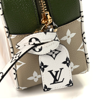 Louis Vuitton Monogram Giant Beach Pouch Kaki 7 of 11